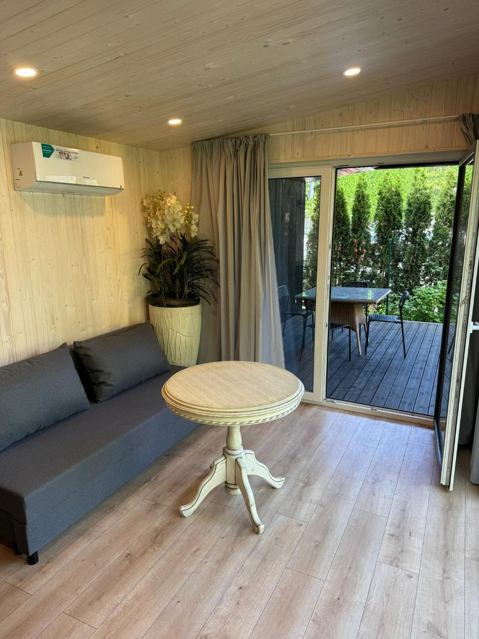 One-Bedroom House photo 3