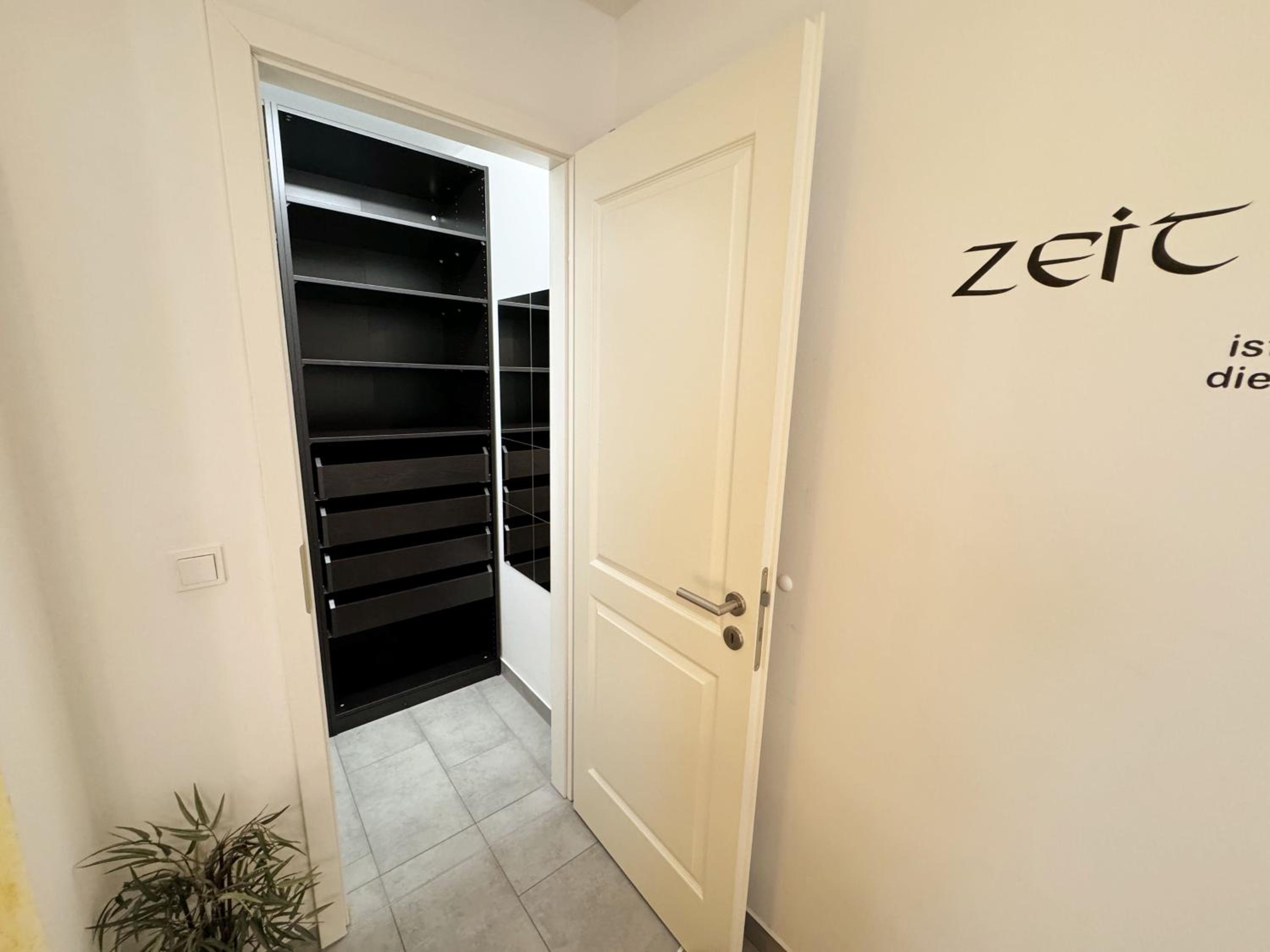 One-Bedroom Apartment with Balcony photo 3