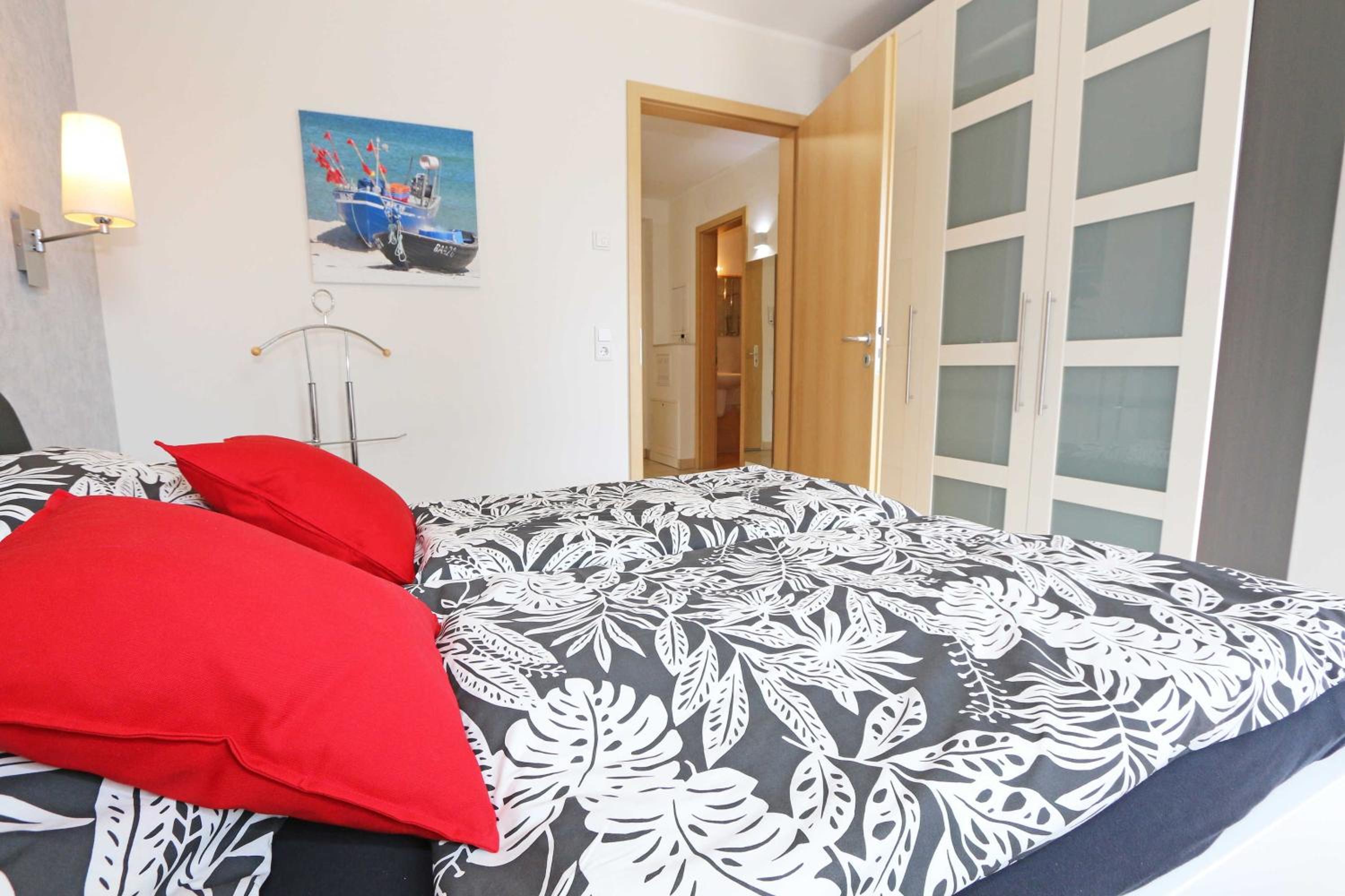 Two-Bedroom Apartment with Balcony photo 3