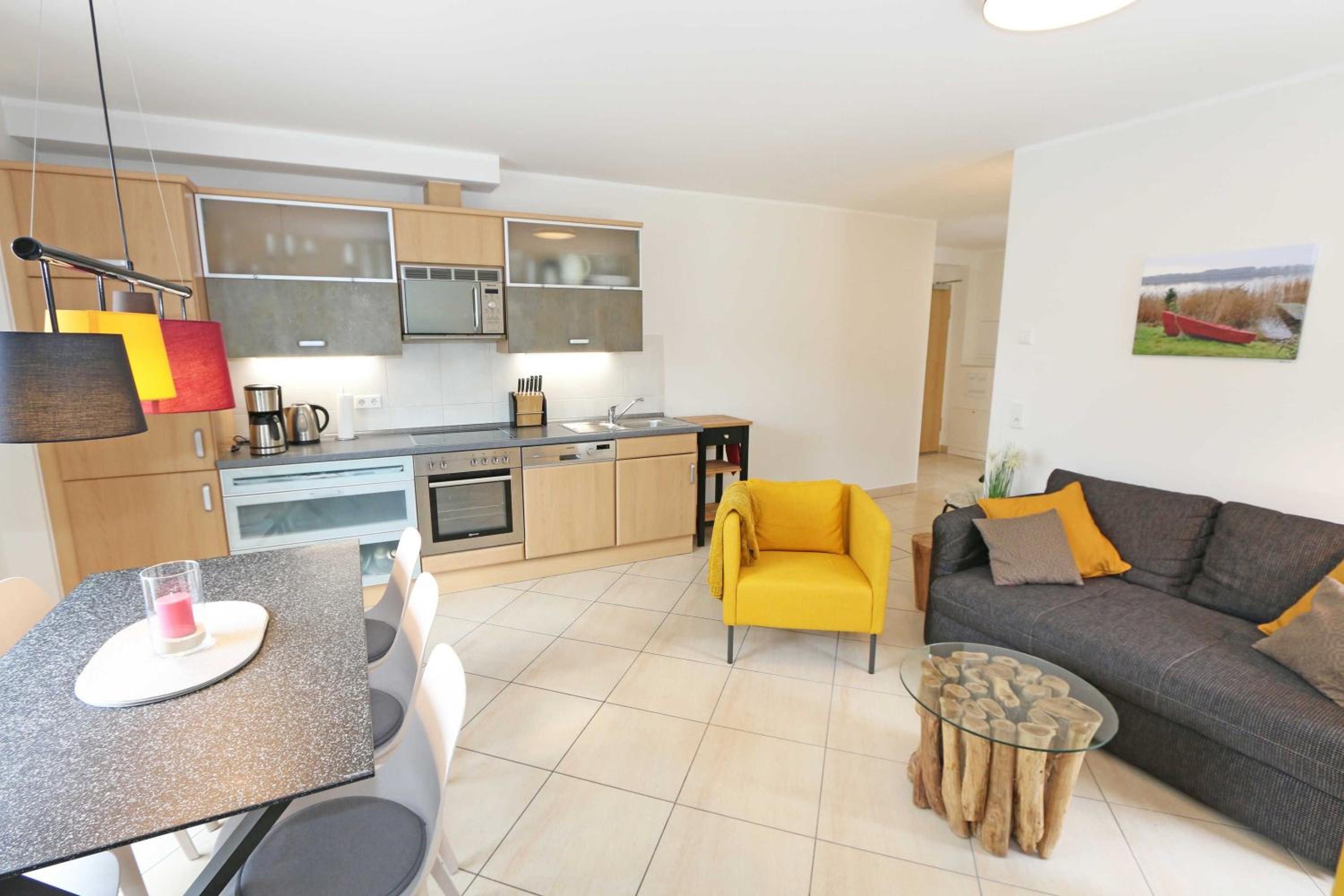 Two-Bedroom Apartment with Balcony photo 2