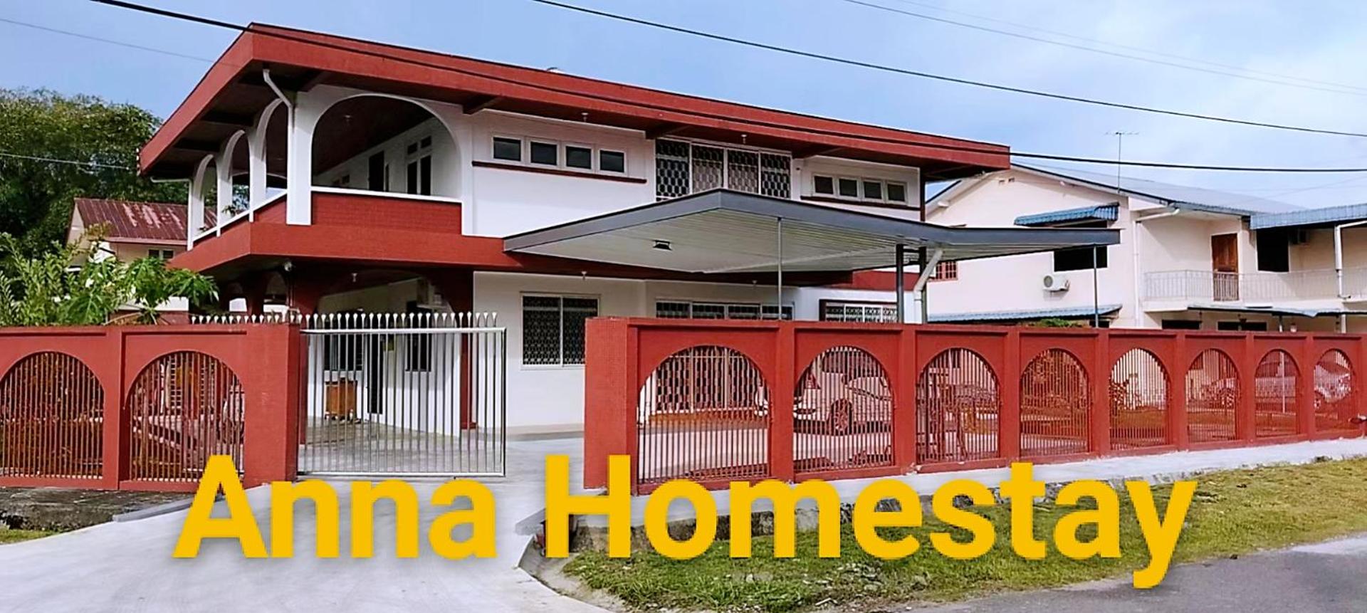 Five-Bedroom House photo 1