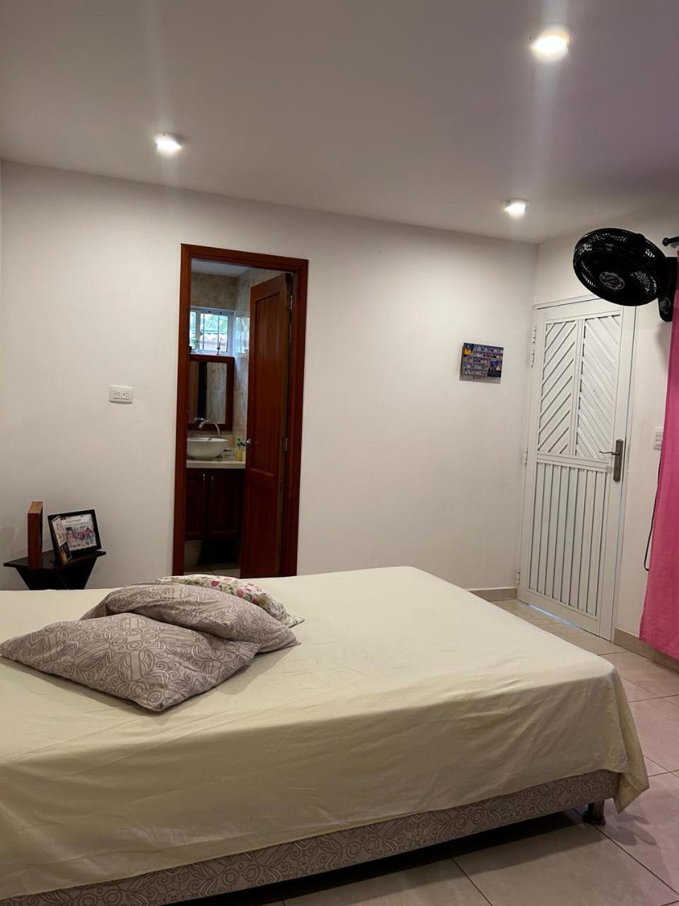One-Bedroom House photo 1
