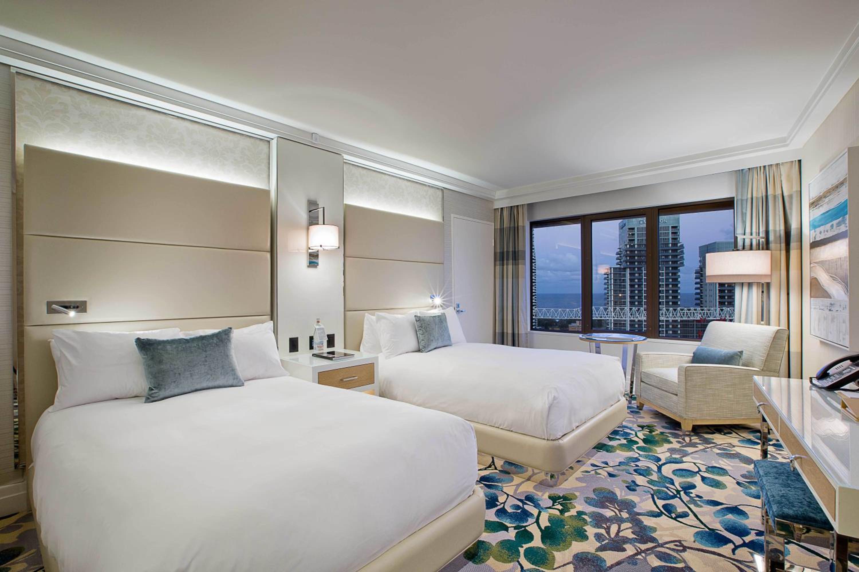 Executive Deluxe Twin Room - Photo 1