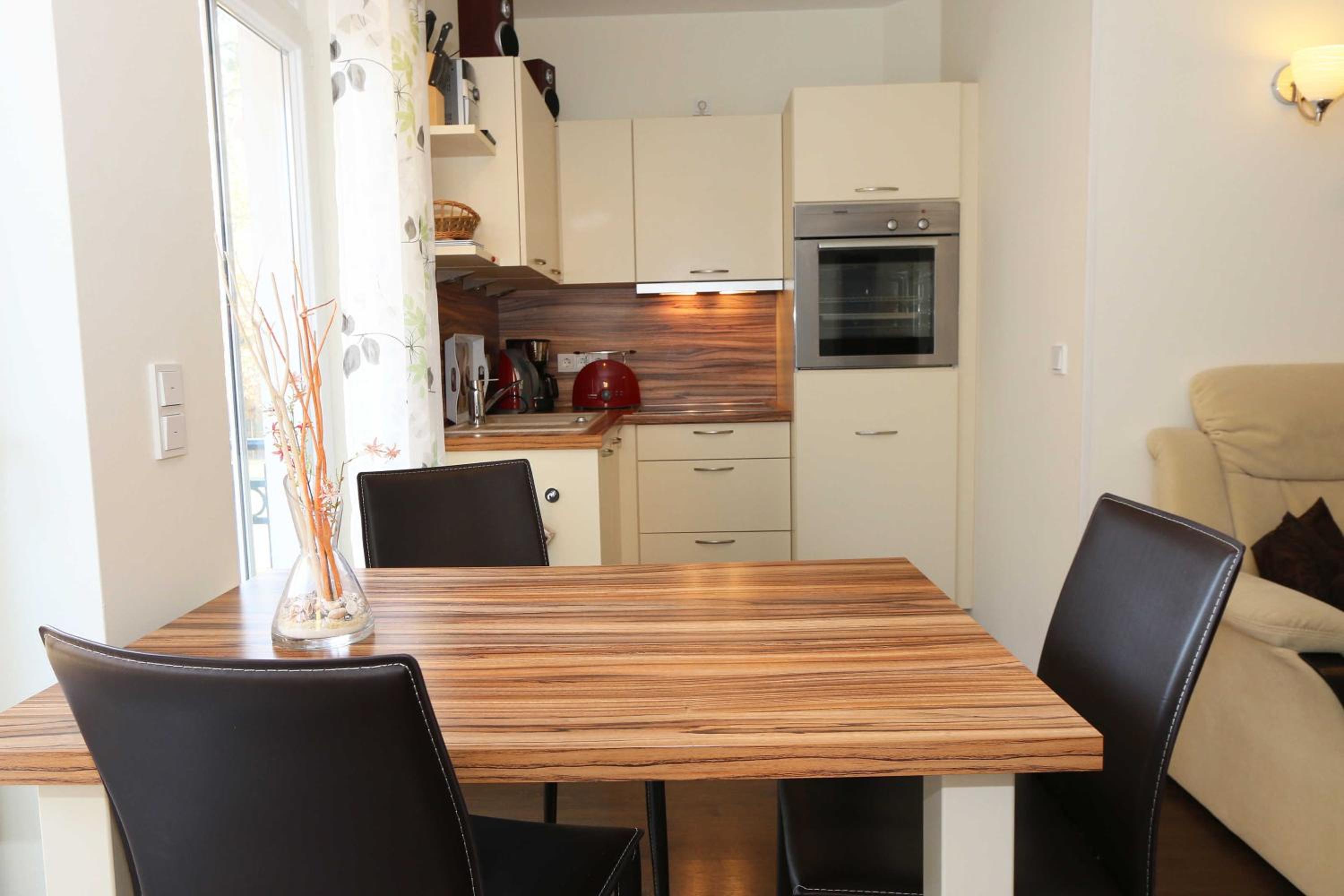 One-Bedroom Apartment with Balcony photo 3