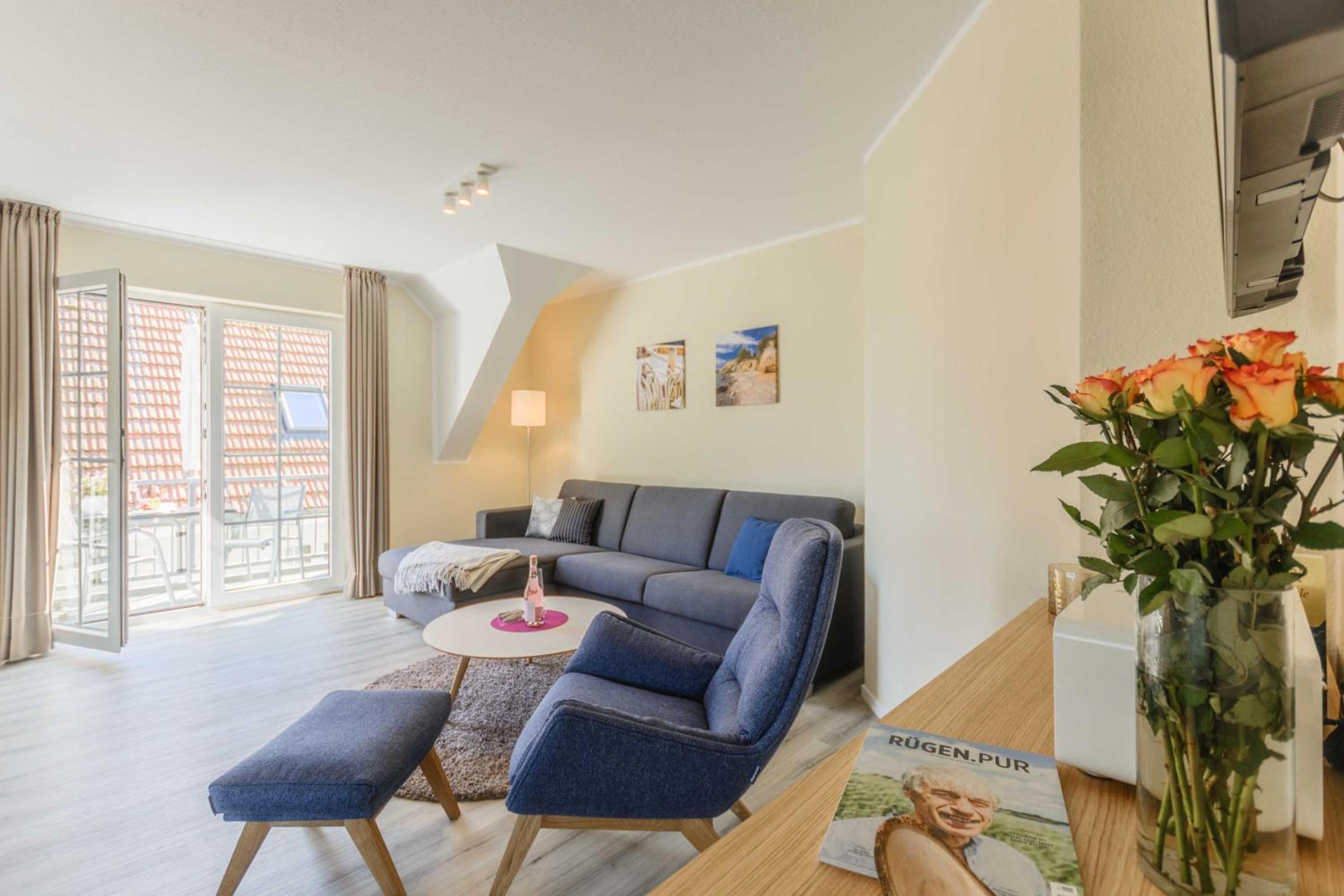 Two-Bedroom Apartment with Shower  photo 1