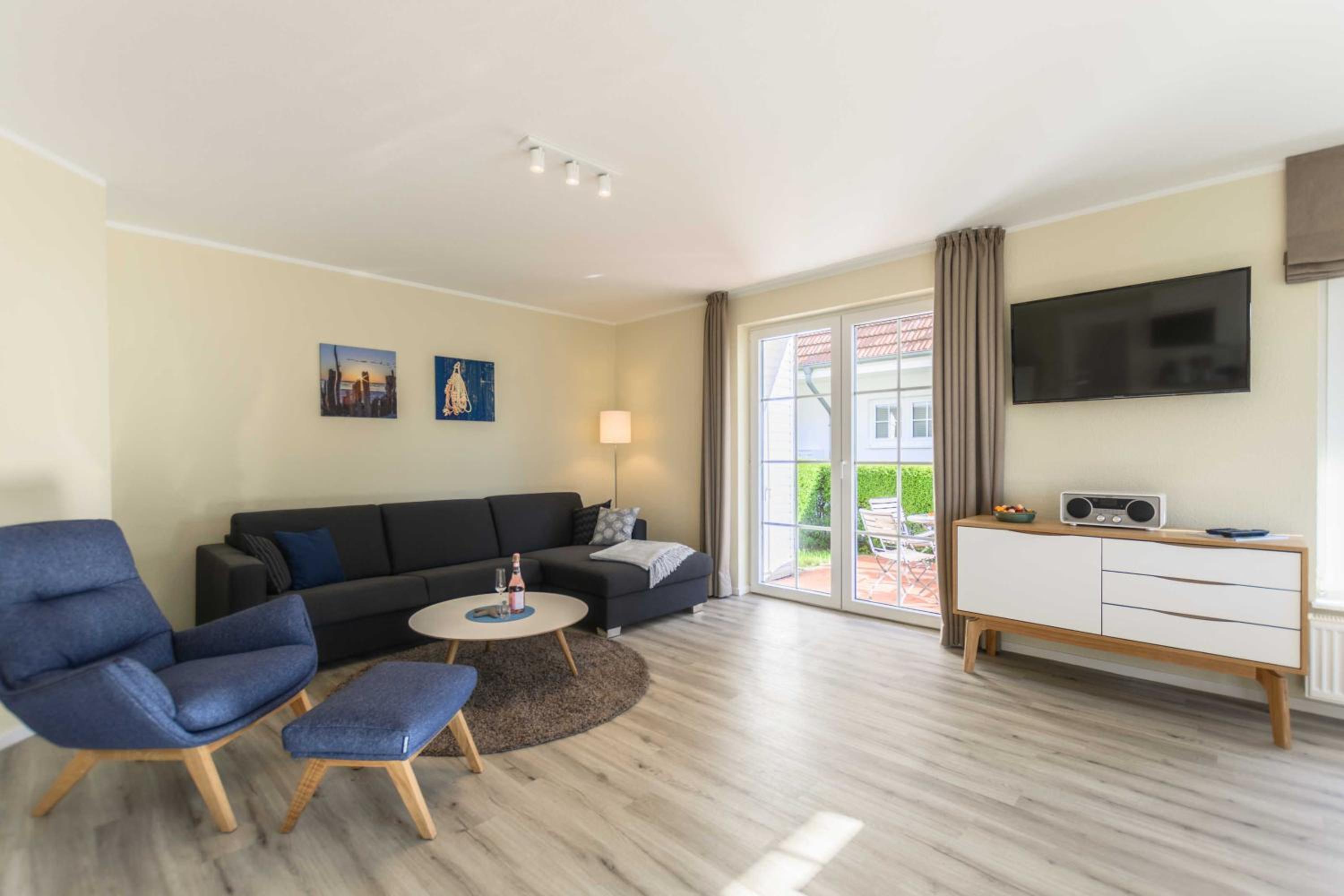 One-Bedroom Apartment with Terrace photo 1