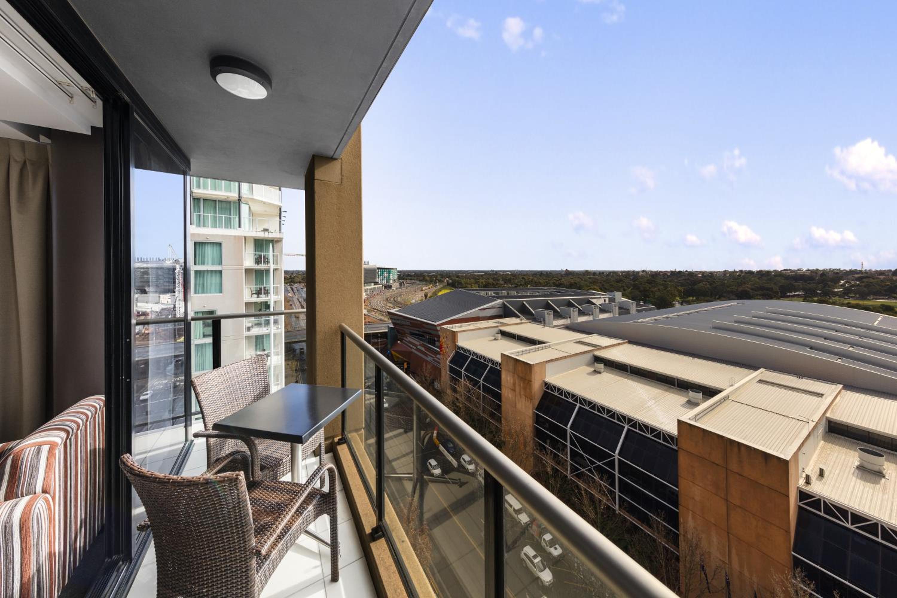 One-Bedroom Apartment - North Terrace - Photo 2