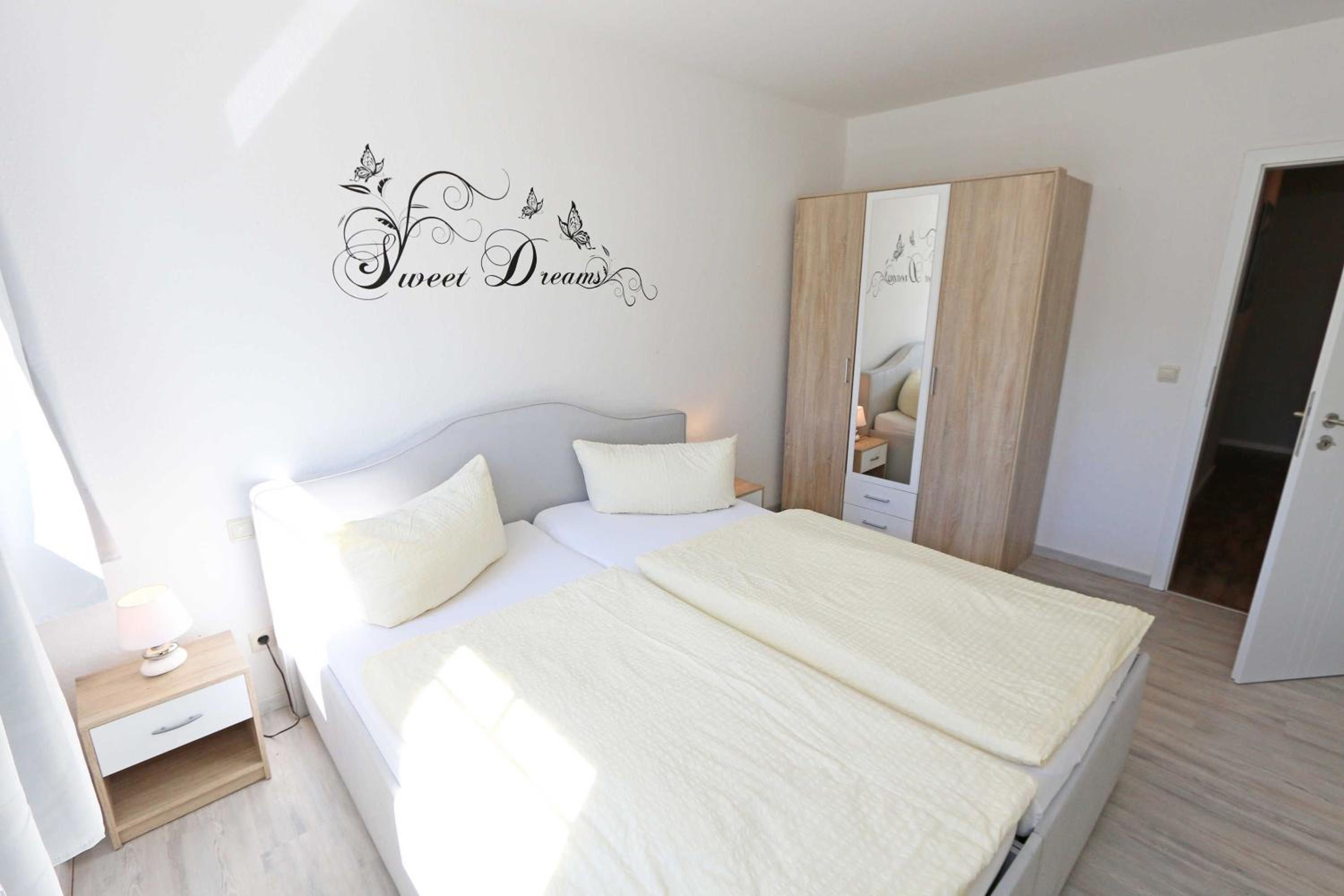 One-Bedroom Apartment with Balcony photo 2