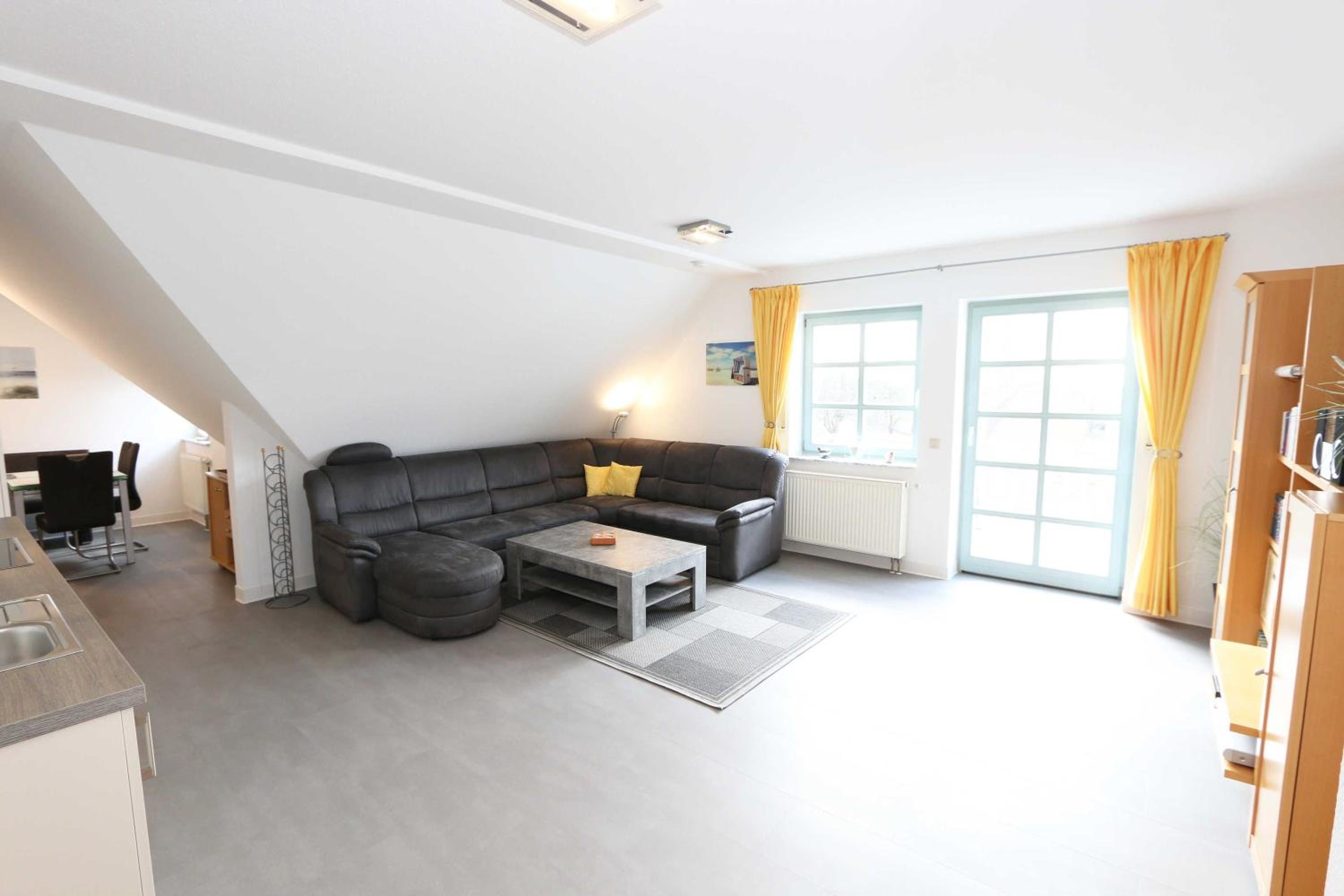 One-Bedroom Apartment with Balcony photo 1