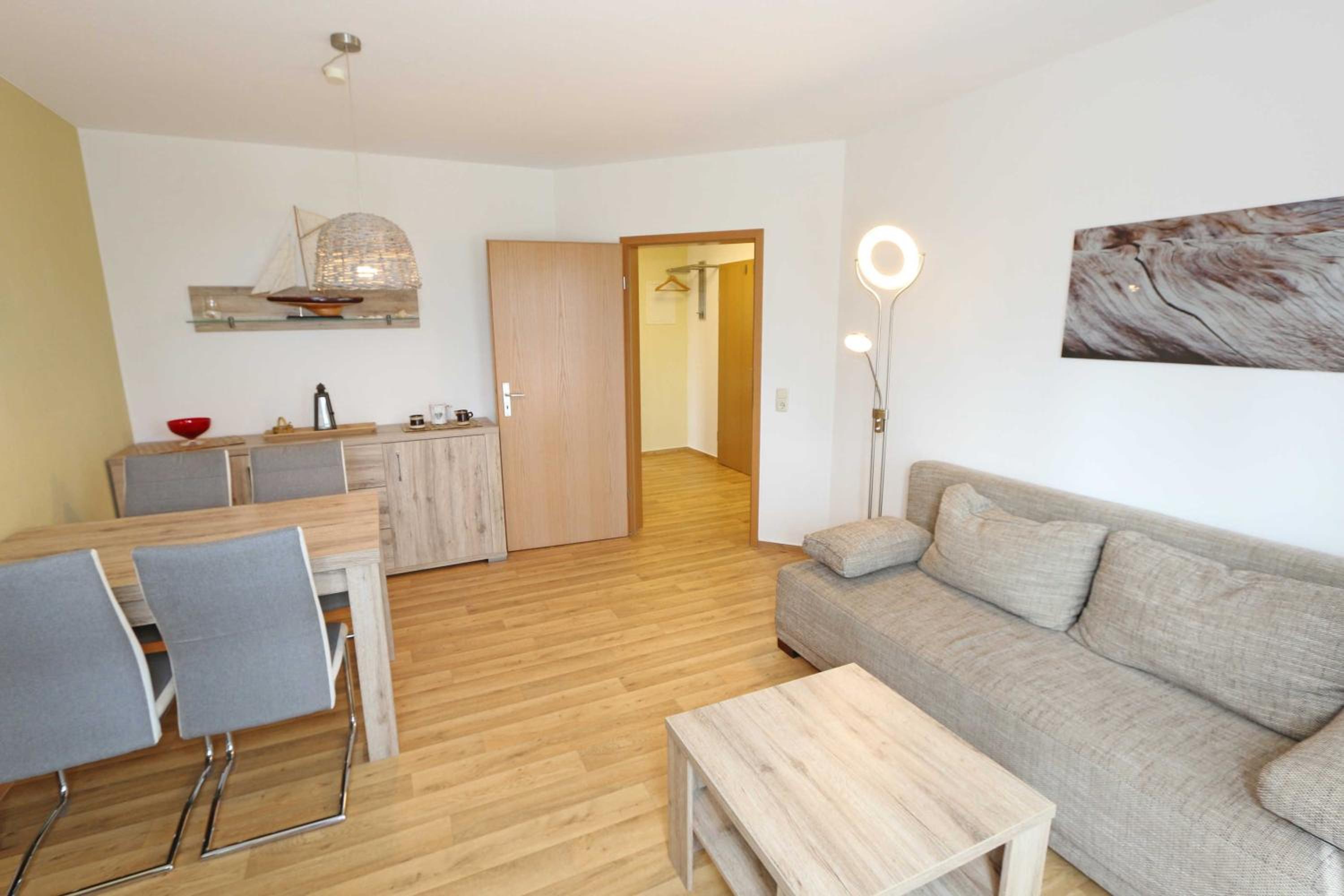 One-Bedroom Apartment with Balcony photo 1