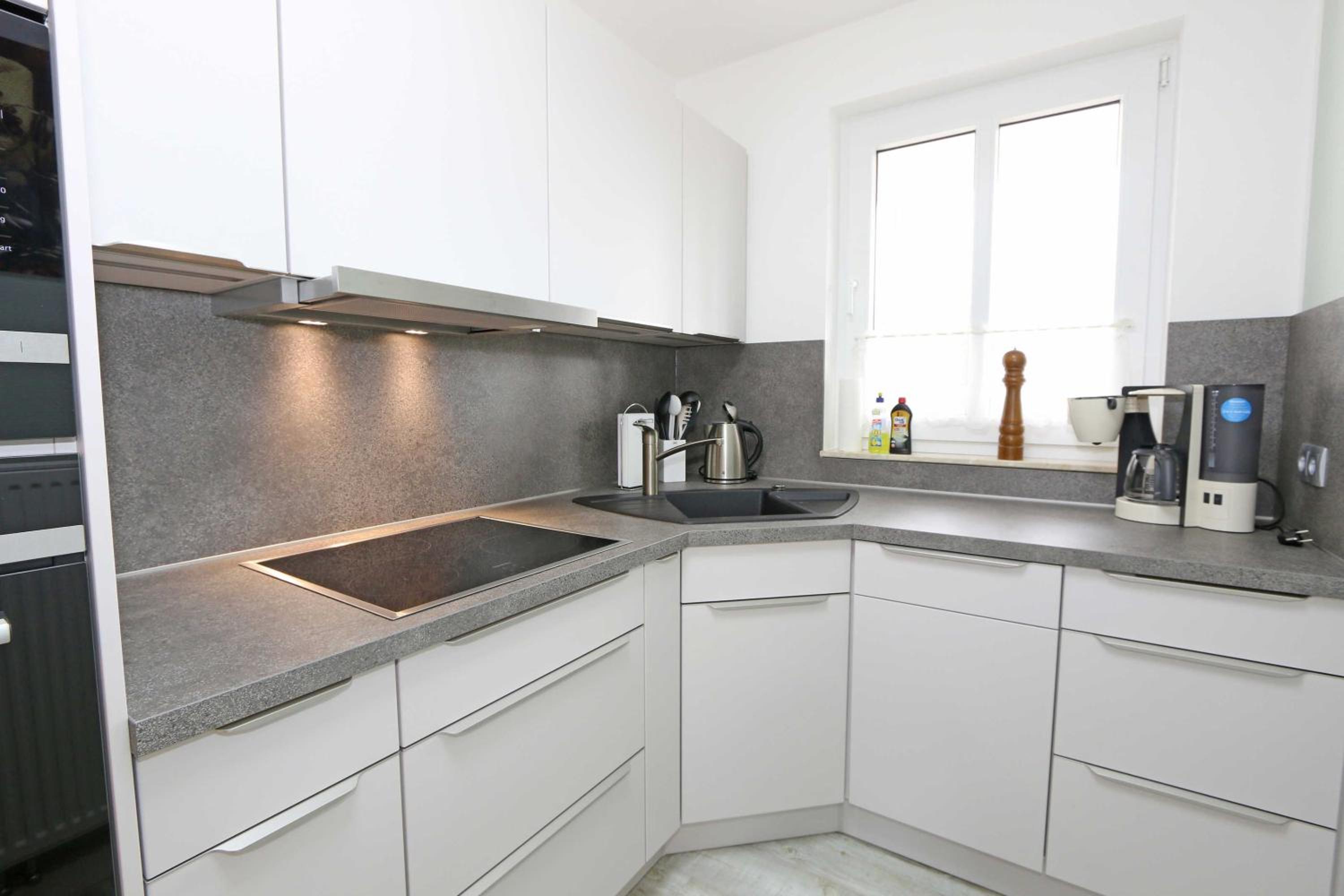 One-Bedroom Apartment with Balcony photo 3