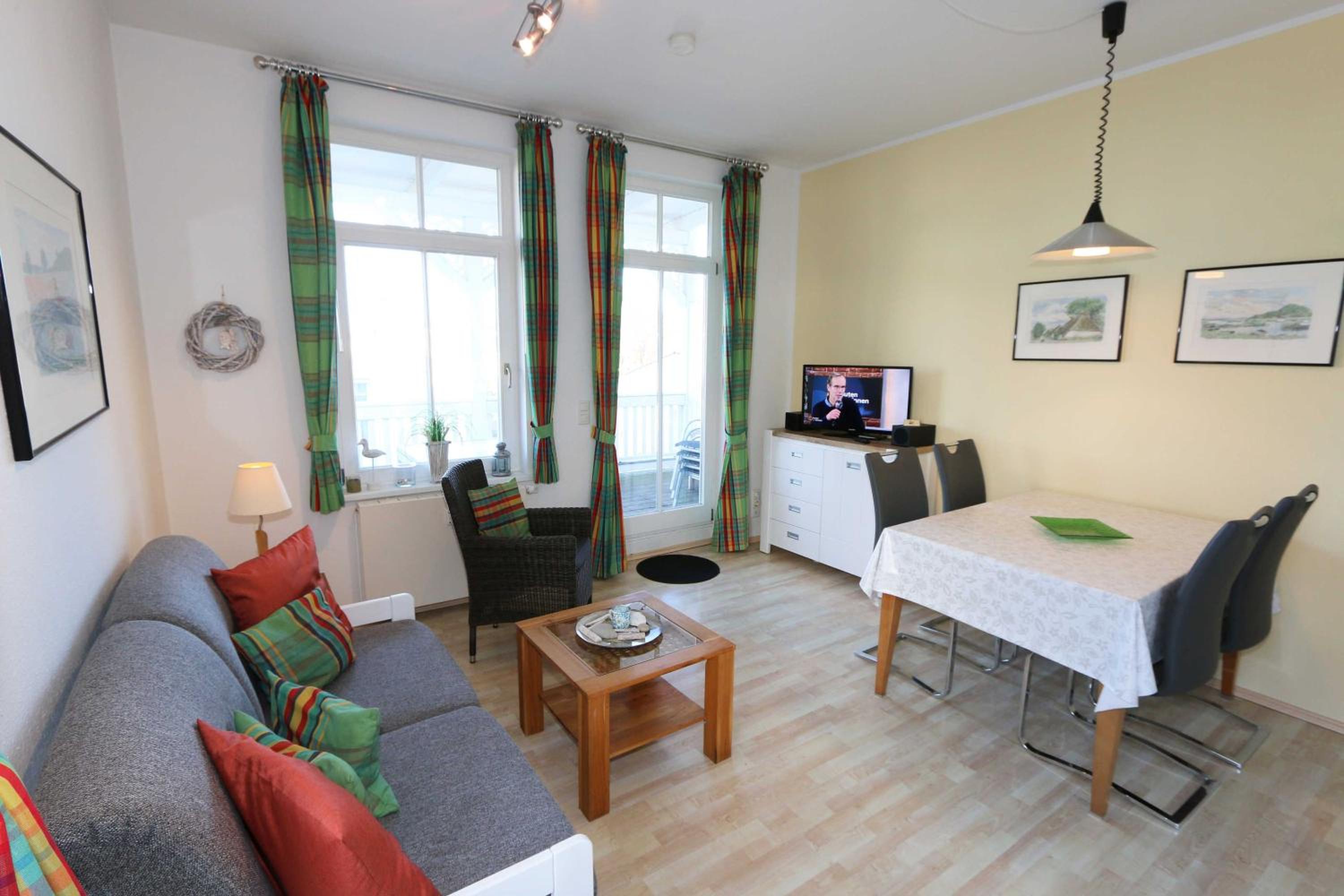 One-Bedroom Apartment with Balcony photo 1
