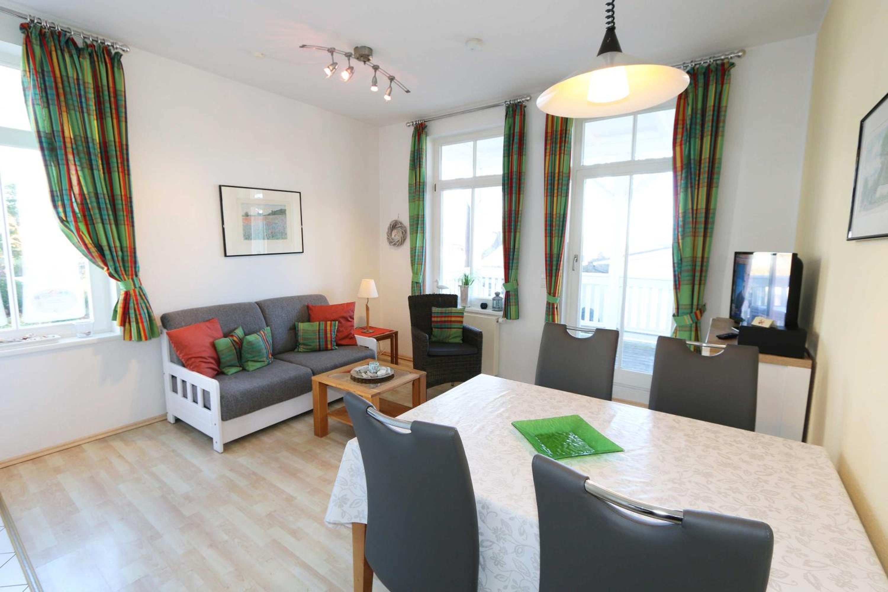 One-Bedroom Apartment with Balcony photo 2