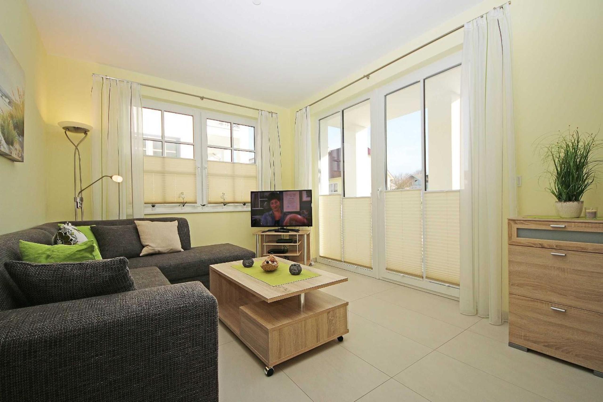 One-Bedroom Apartment with Terrace photo 2
