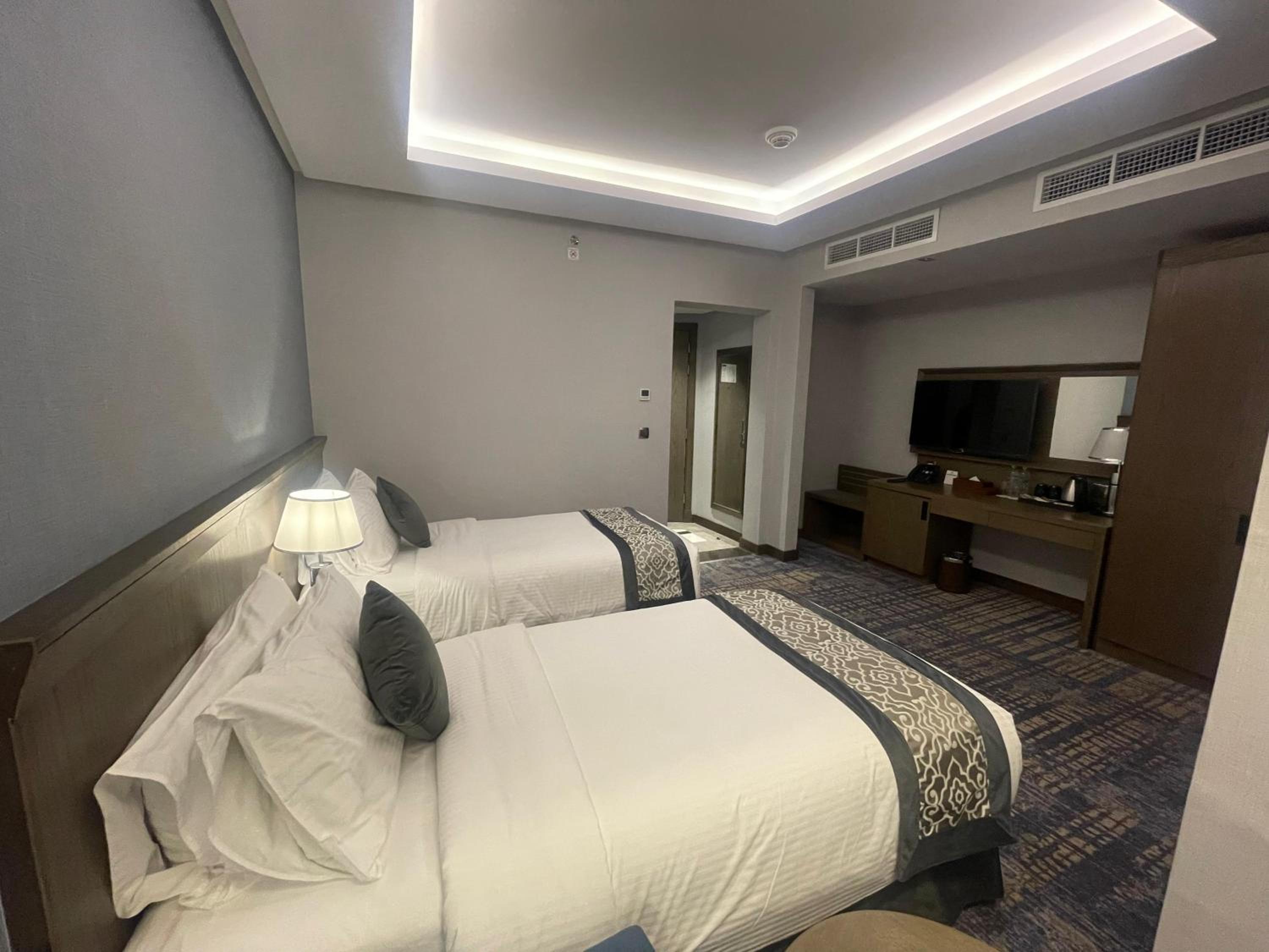 Standard Twin Room - Photo 1
