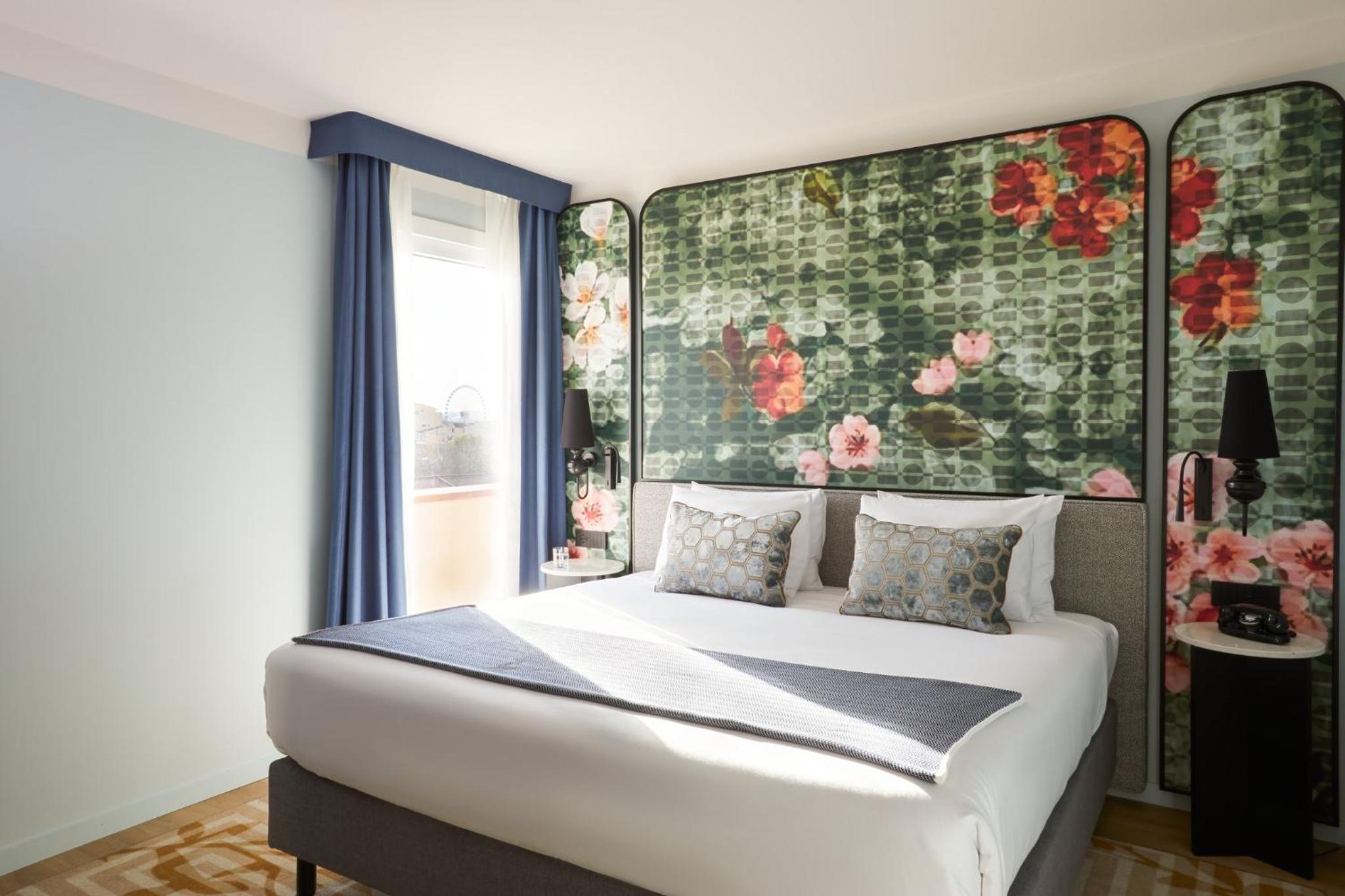 King Suite with Single Sofa Bed