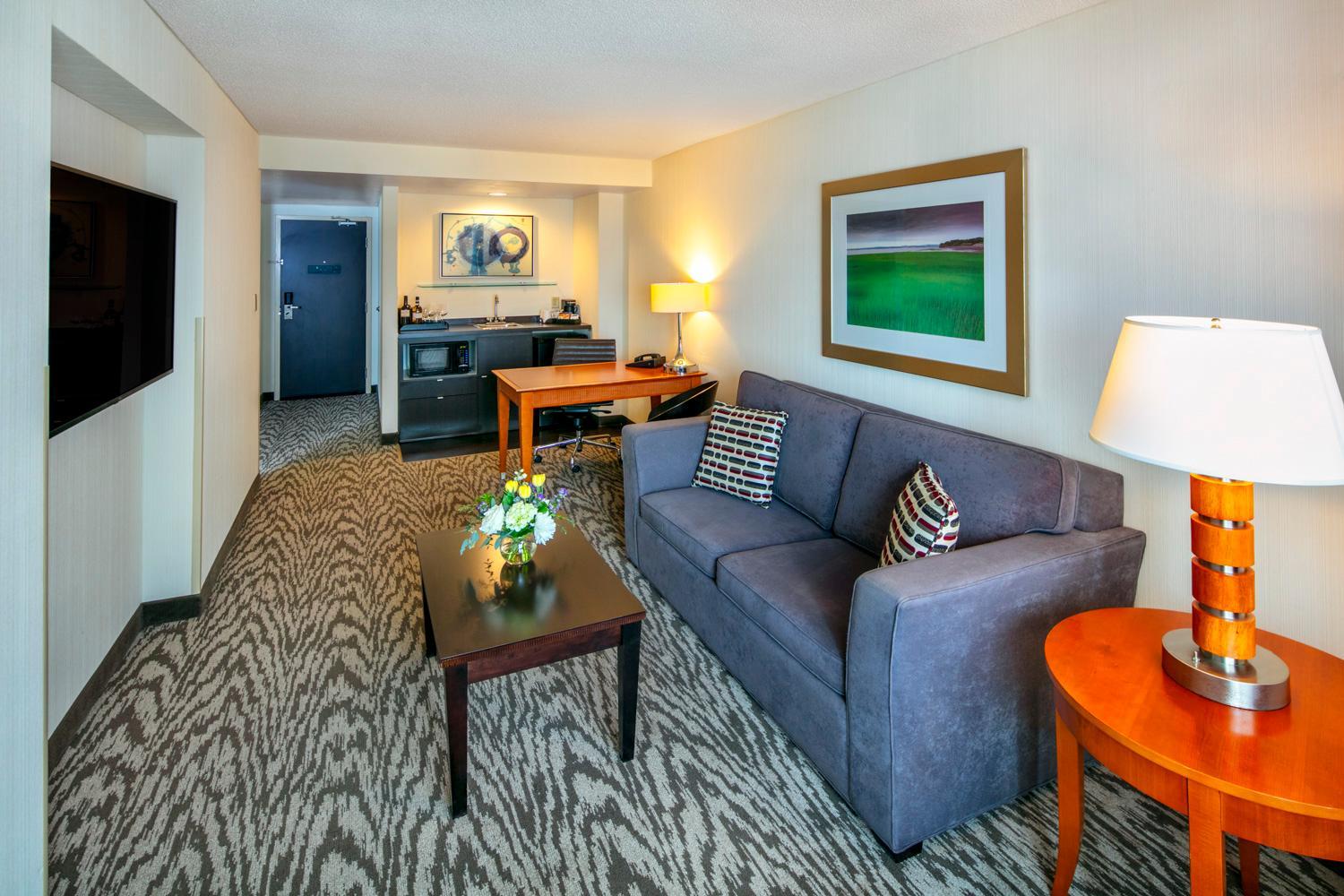 One-Bedroom Suite with Two Double Beds