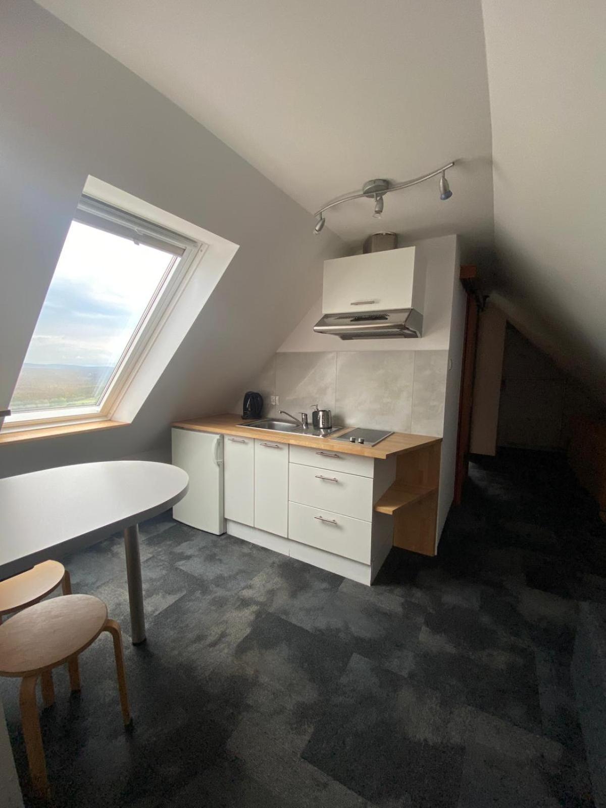 Quadruple Room with Private Bathroom - Photo 6