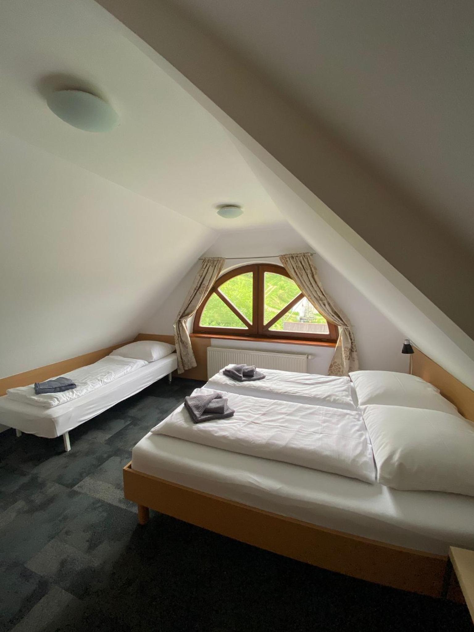 Quadruple Room with Private Bathroom - Photo 1