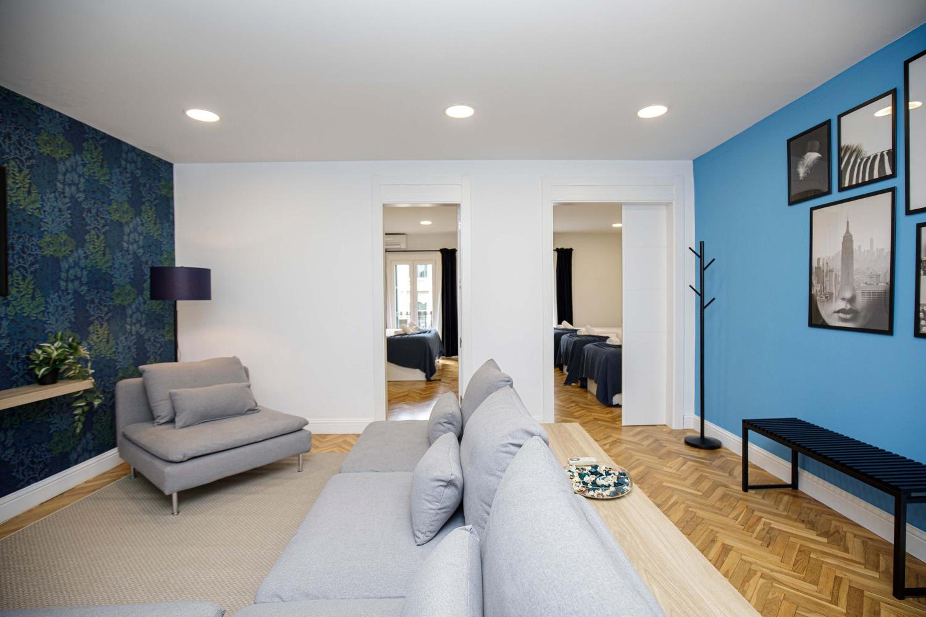 Three-Bedroom Apartment with Balcony photo 2