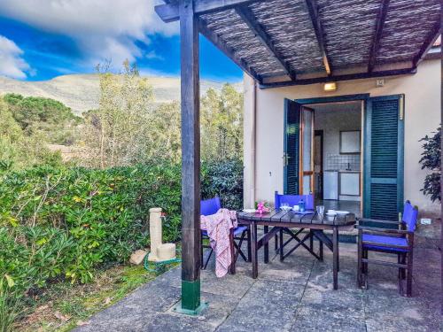 Superior One-Bedroom Apartment with Balcony