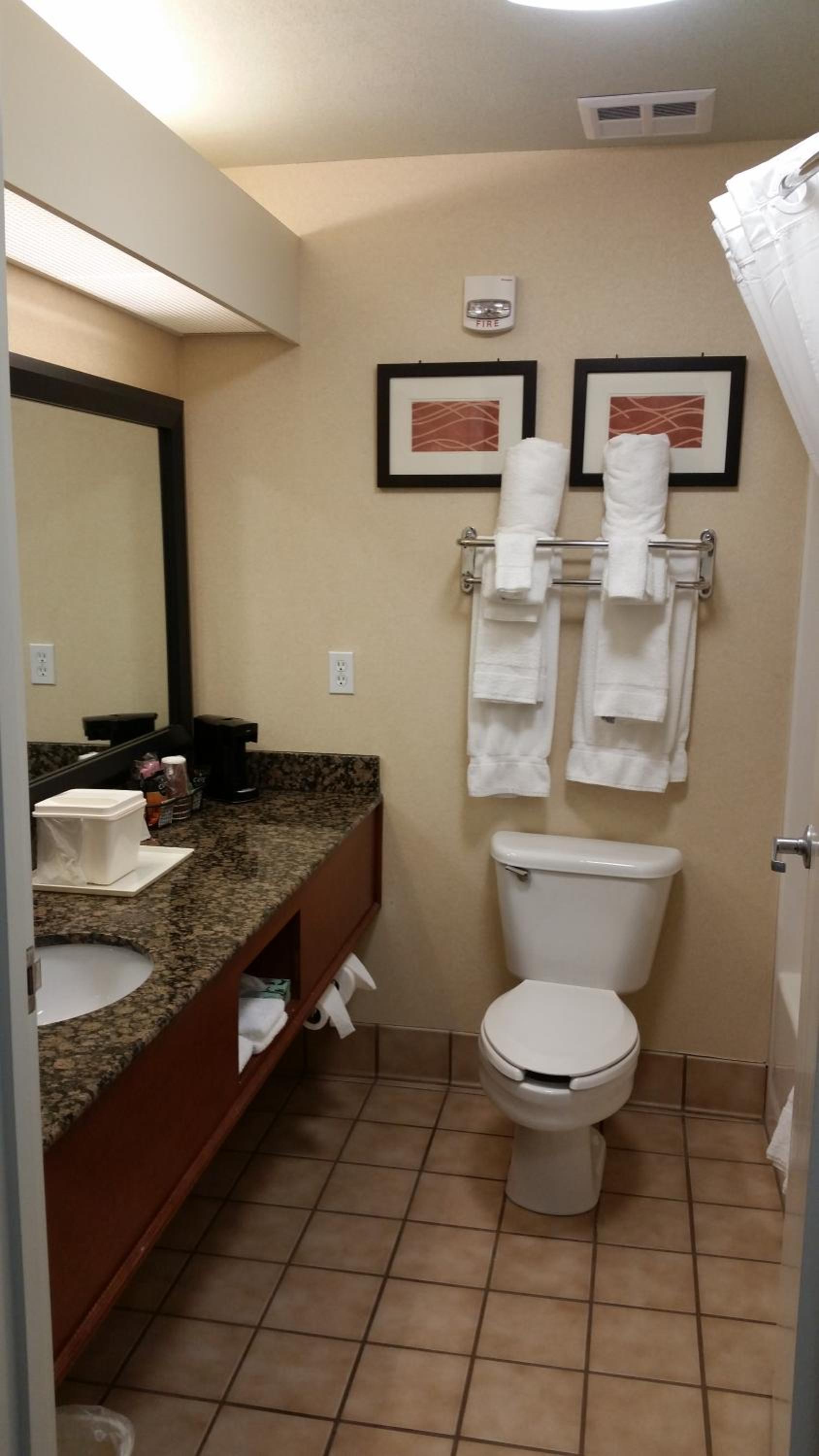 King Room - Non-Smoking - Photo 3
