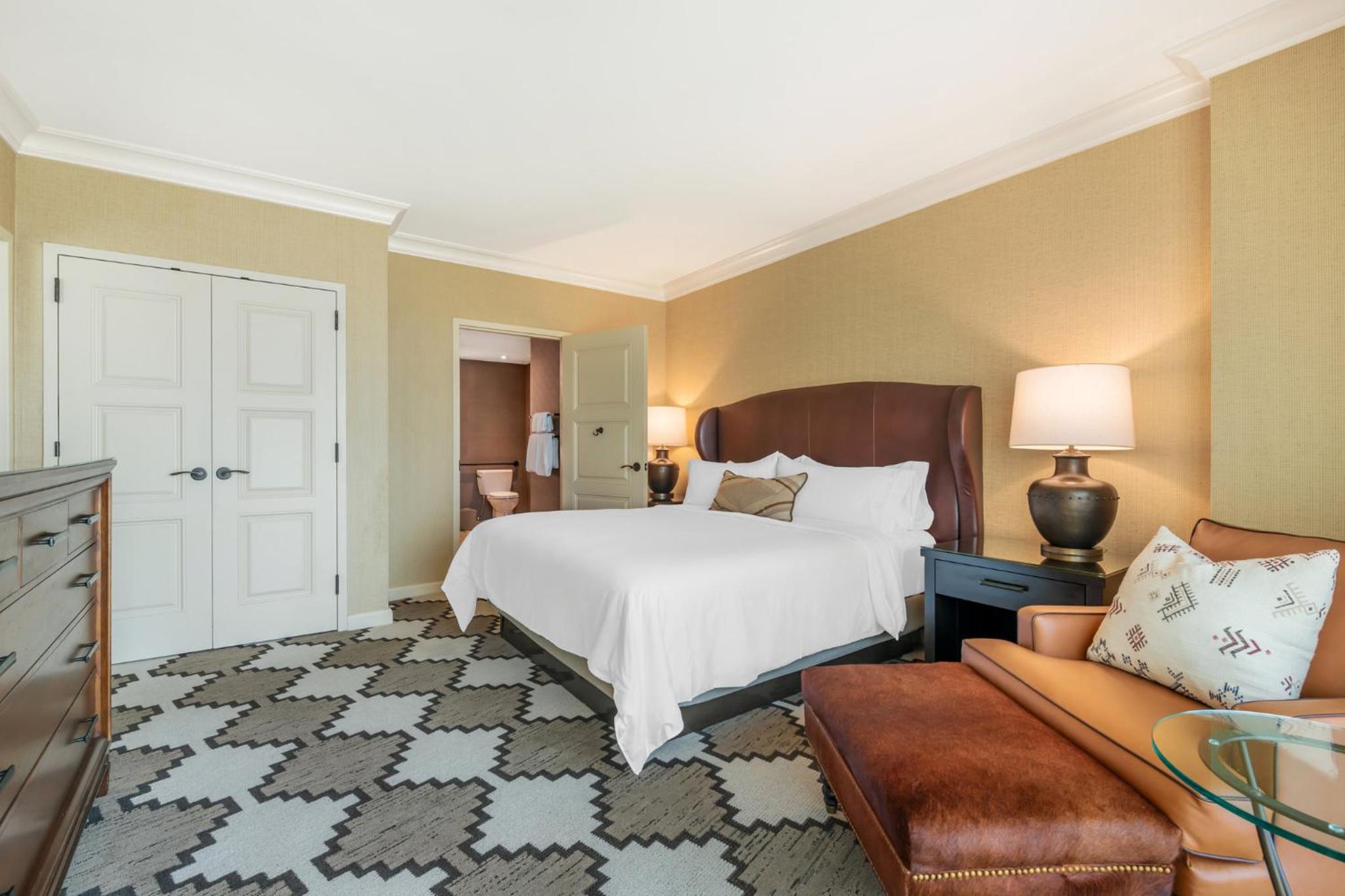 Leddy Suite 1 King Bed - Photo 6