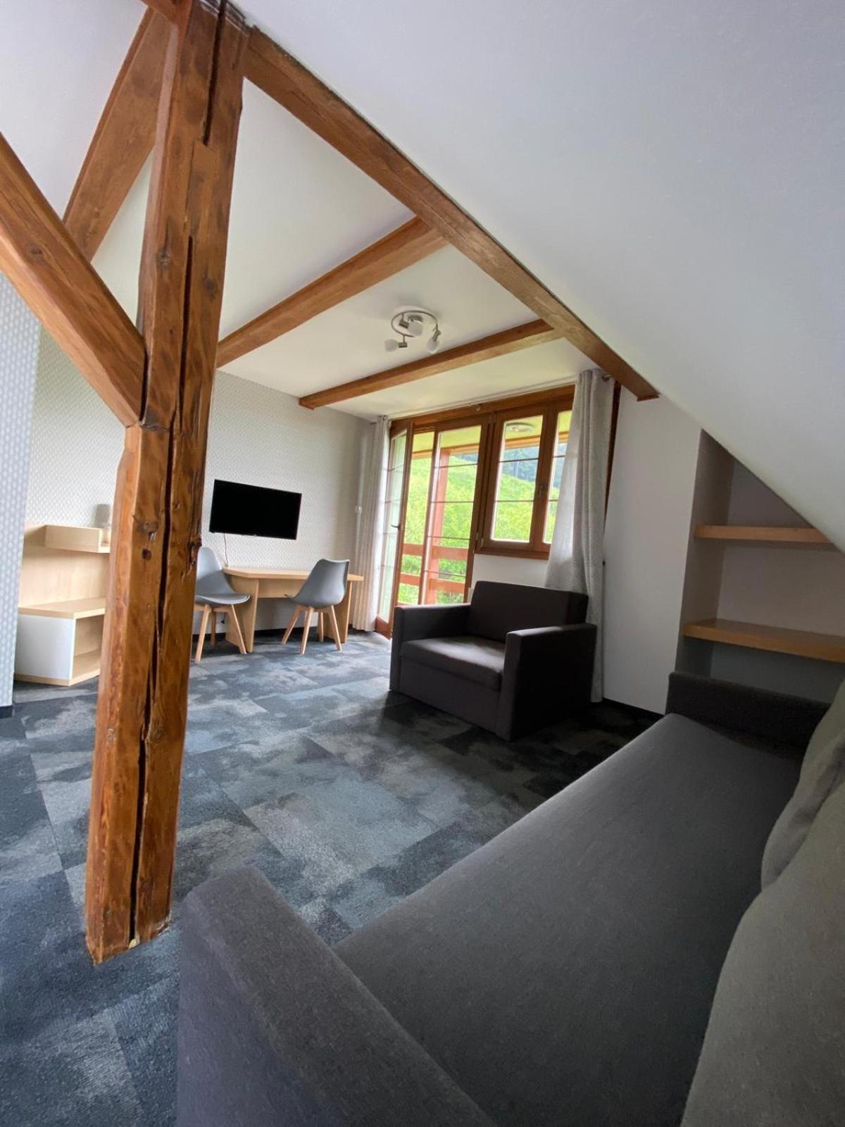 Quadruple Room with Private Bathroom photo 2