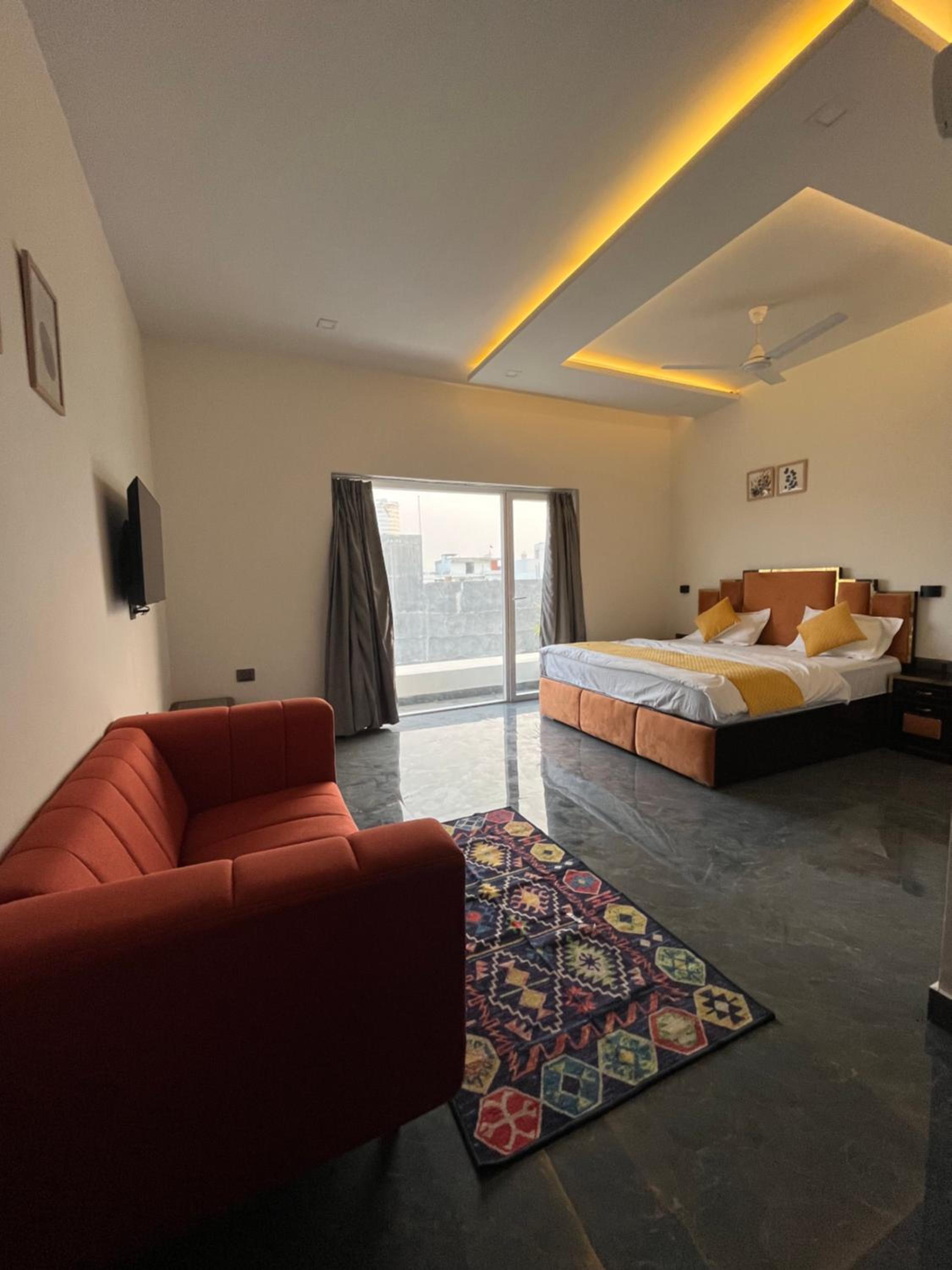 Suite - Photo 2