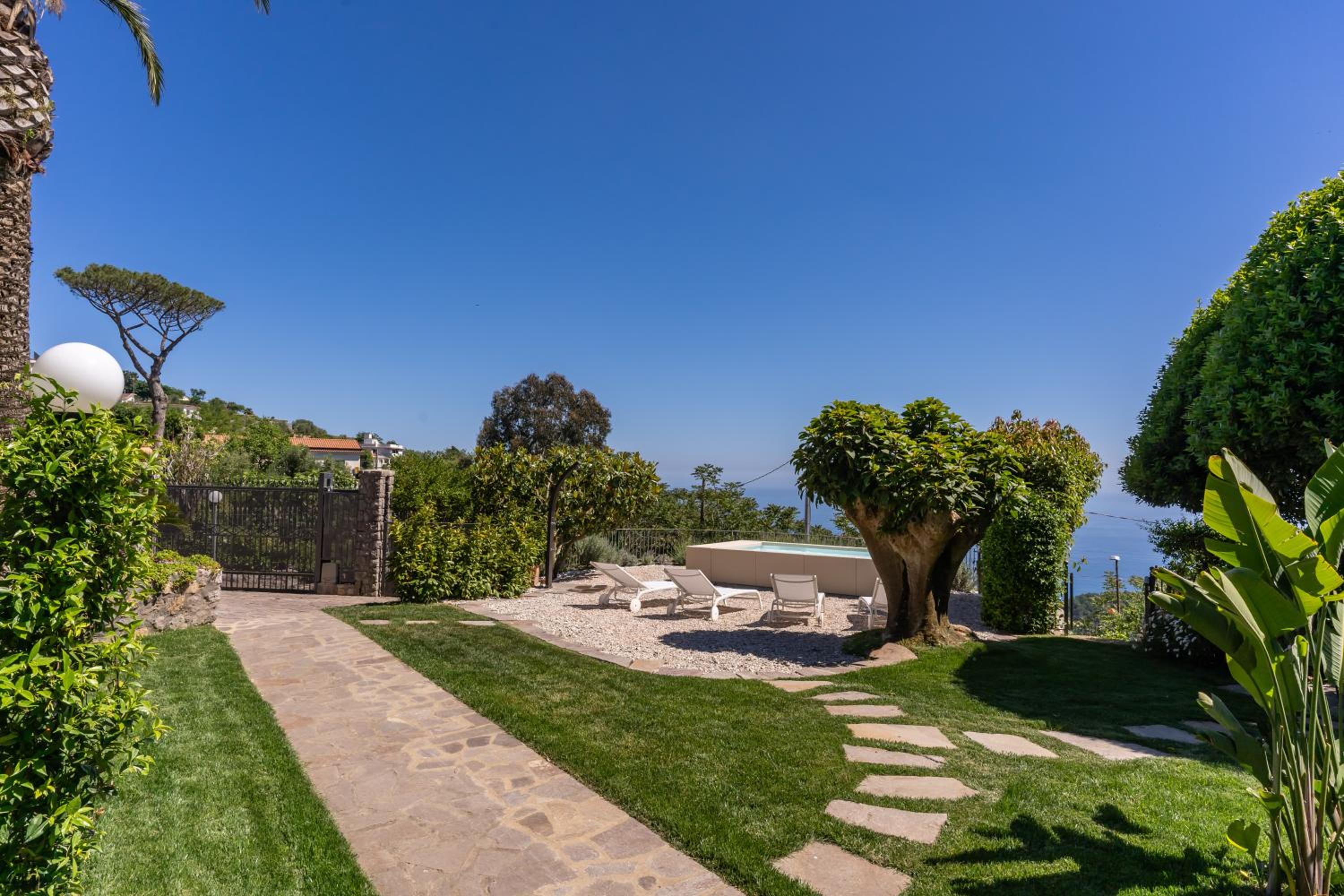 Villa with Sea View photo 2