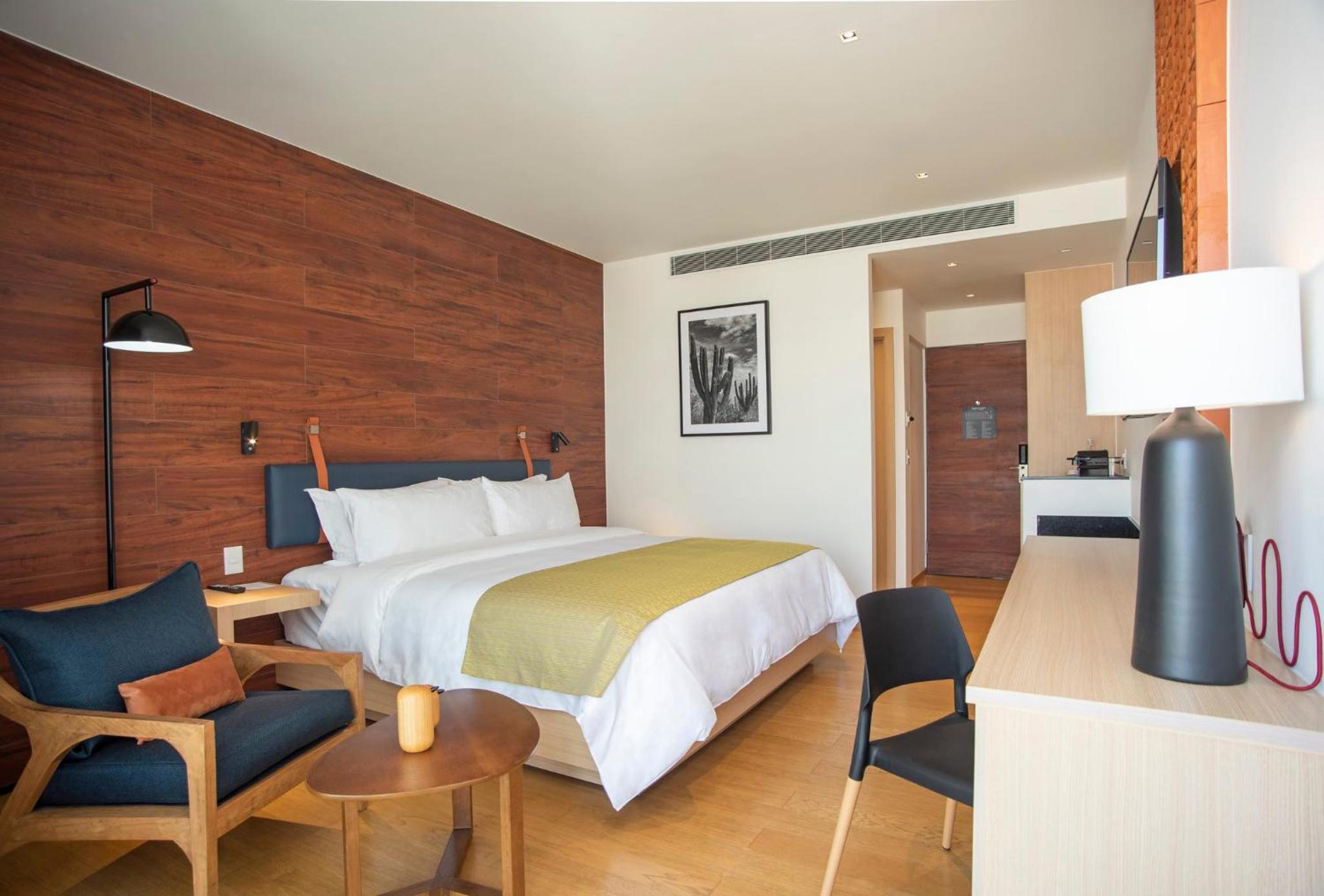 Standard King Room - Mid Floor - Photo 11