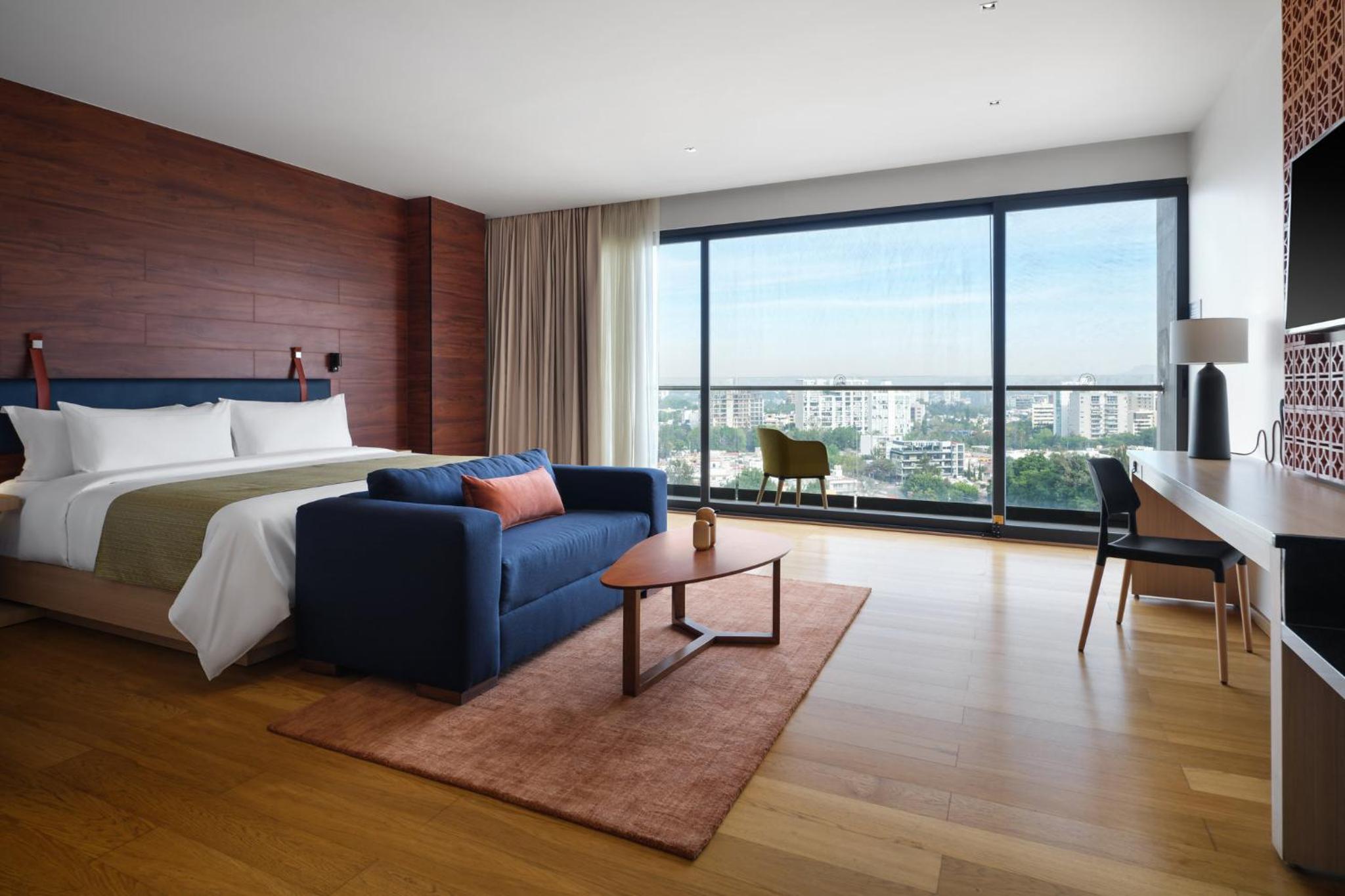 Premium King Room - Mid Floor - Photo 5