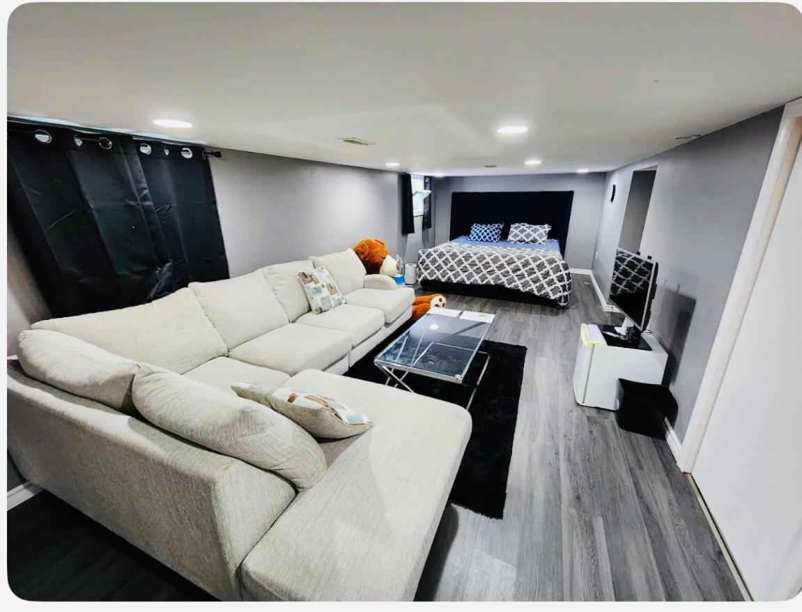 Family Room photo 3