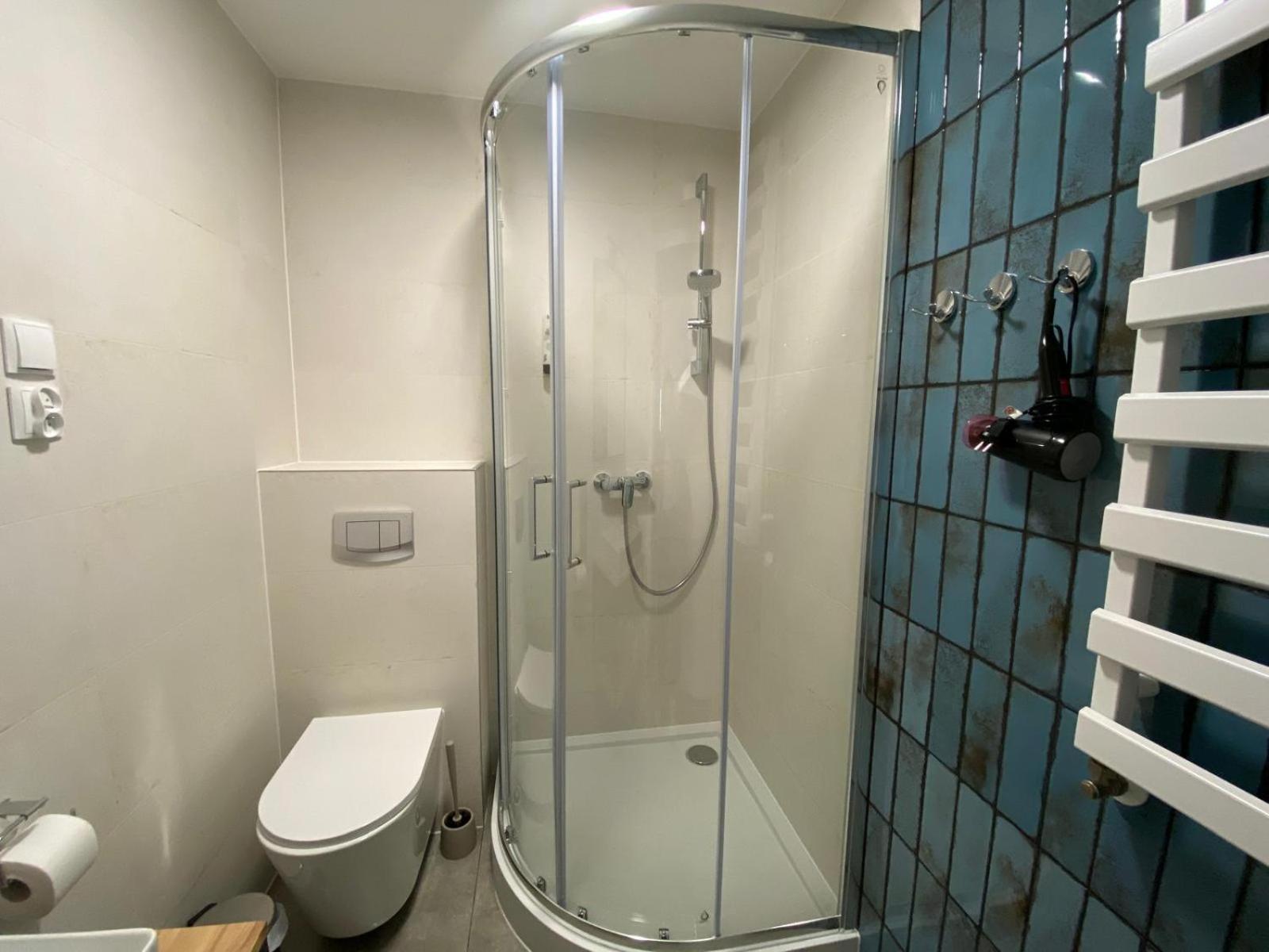 Quadruple Room with Private Bathroom - Photo 5