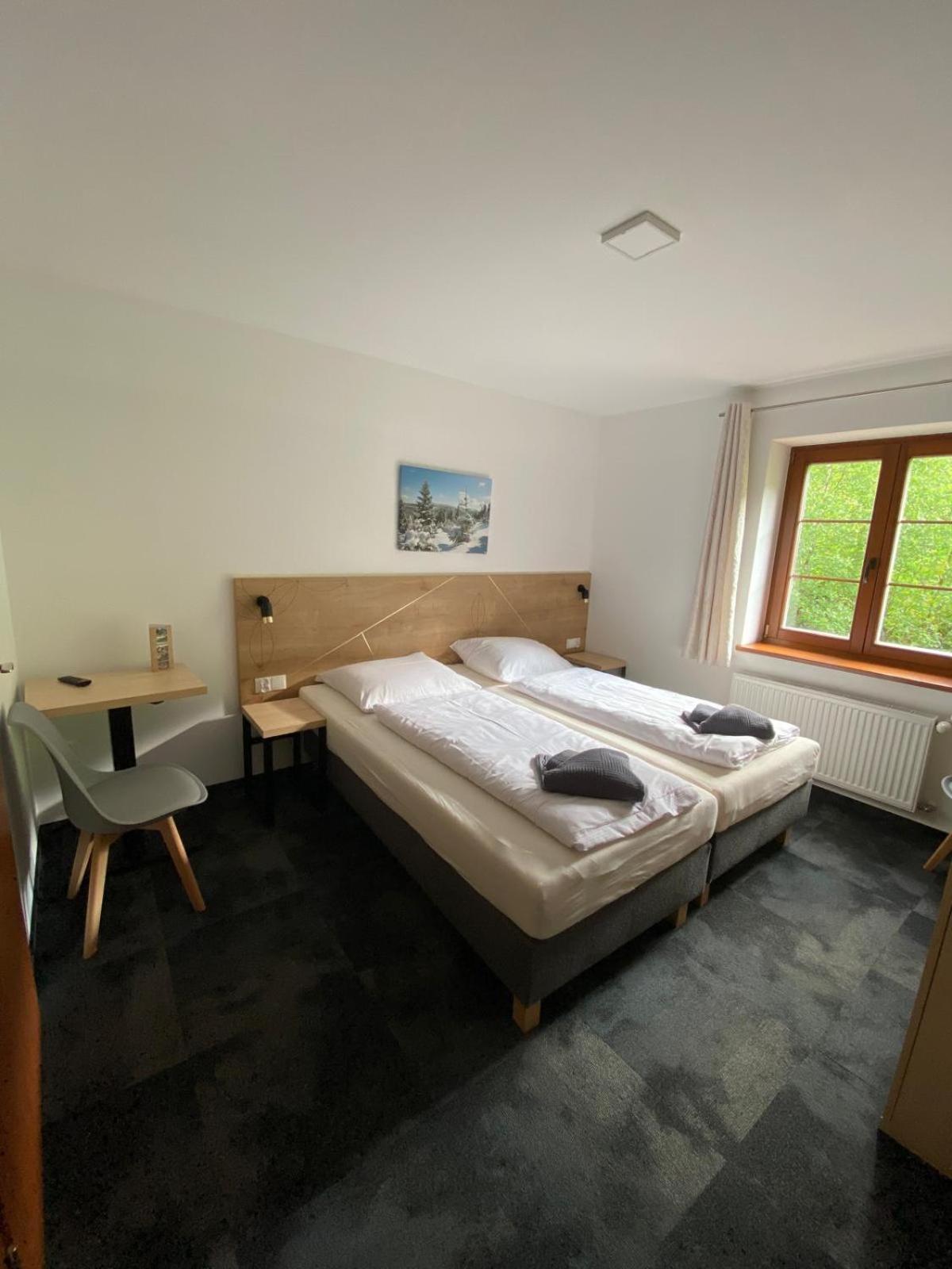 Double Room with Private Bathroom - Photo 1