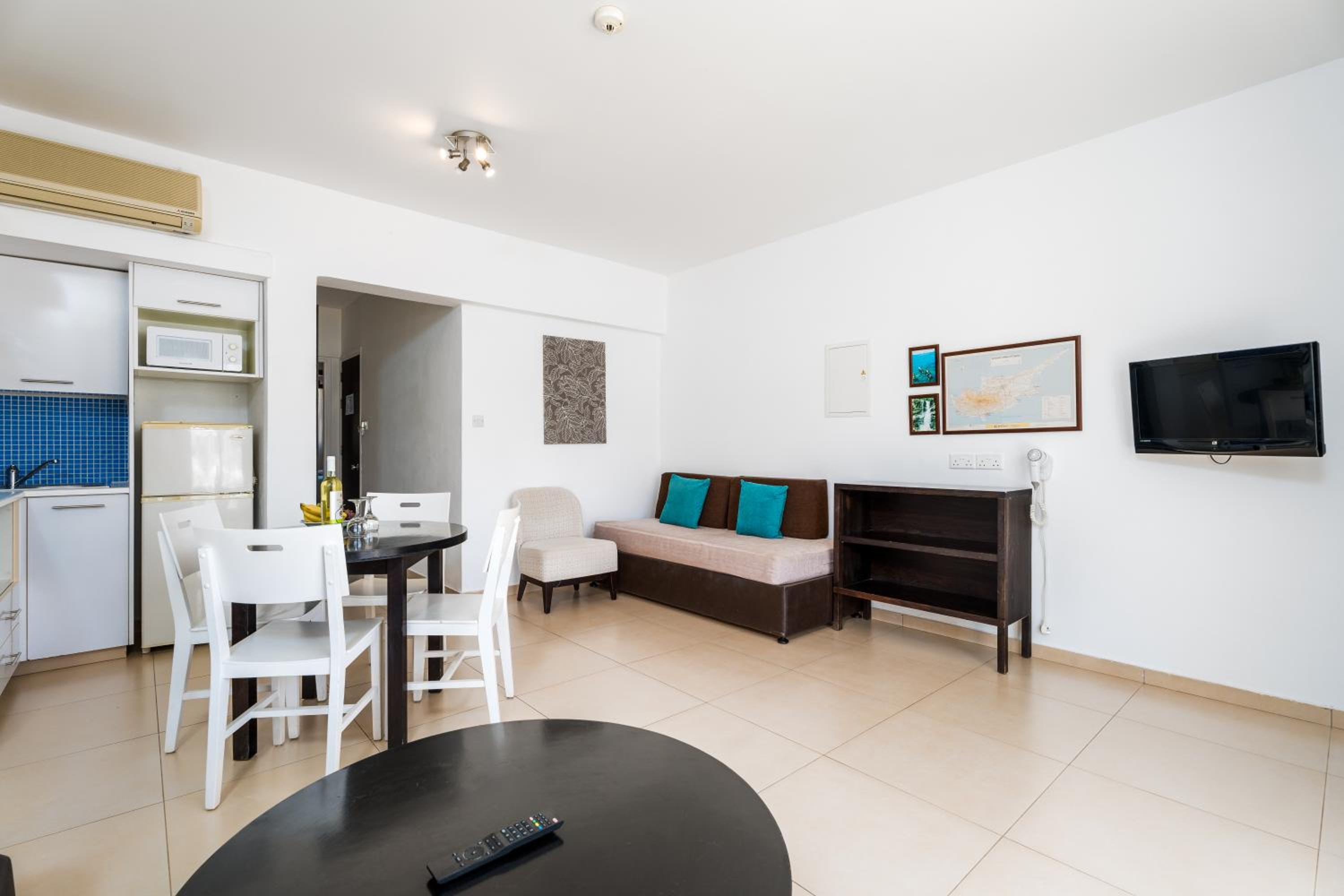 Apartment - Ground Floor photo 3