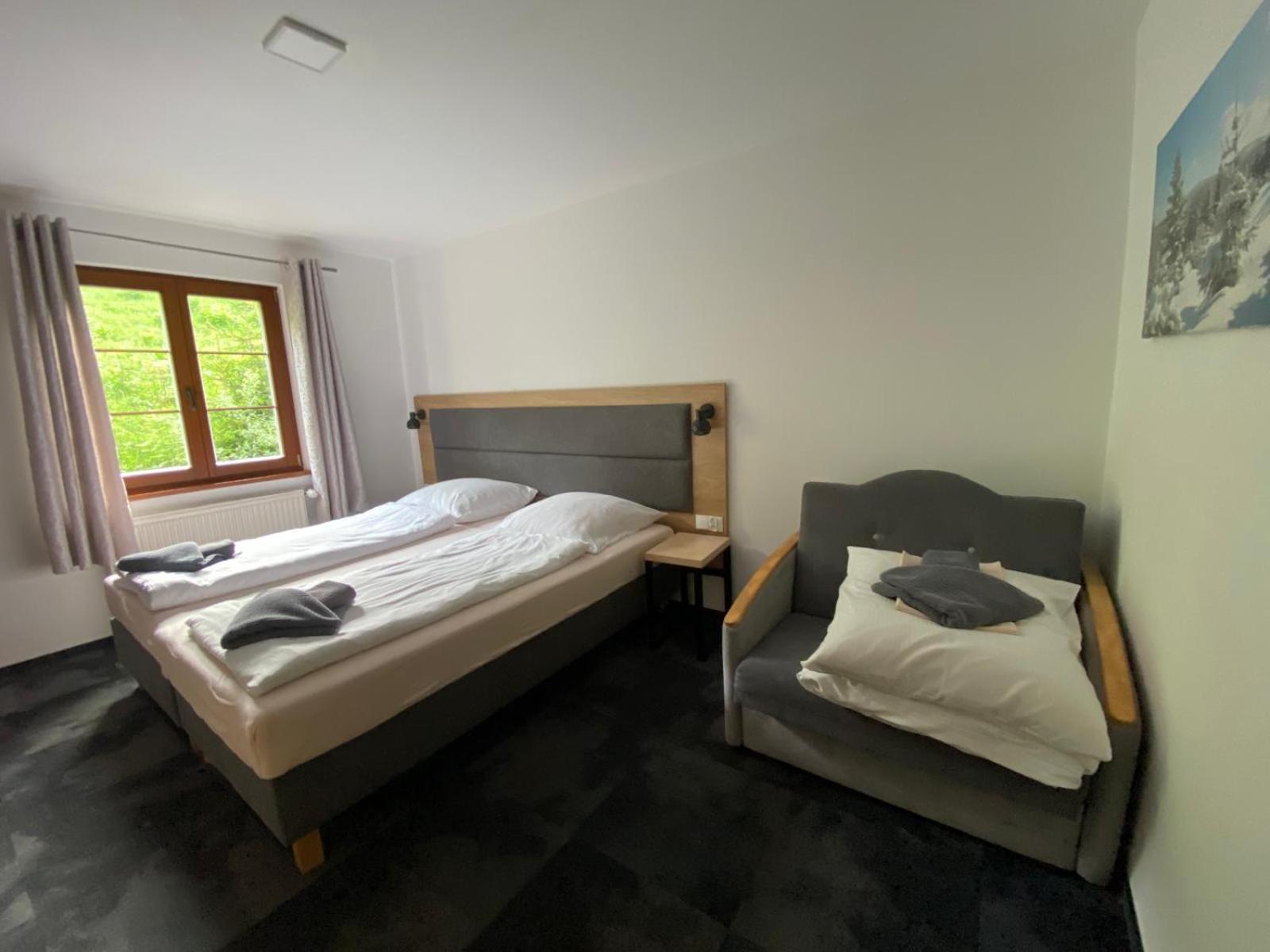 Triple Room with Private Bathroom - Photo 1