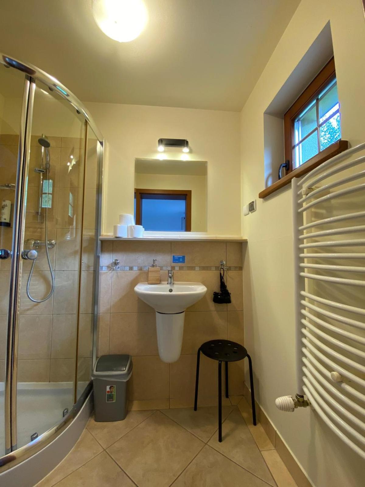 Triple Room with Private Bathroom - Photo 5