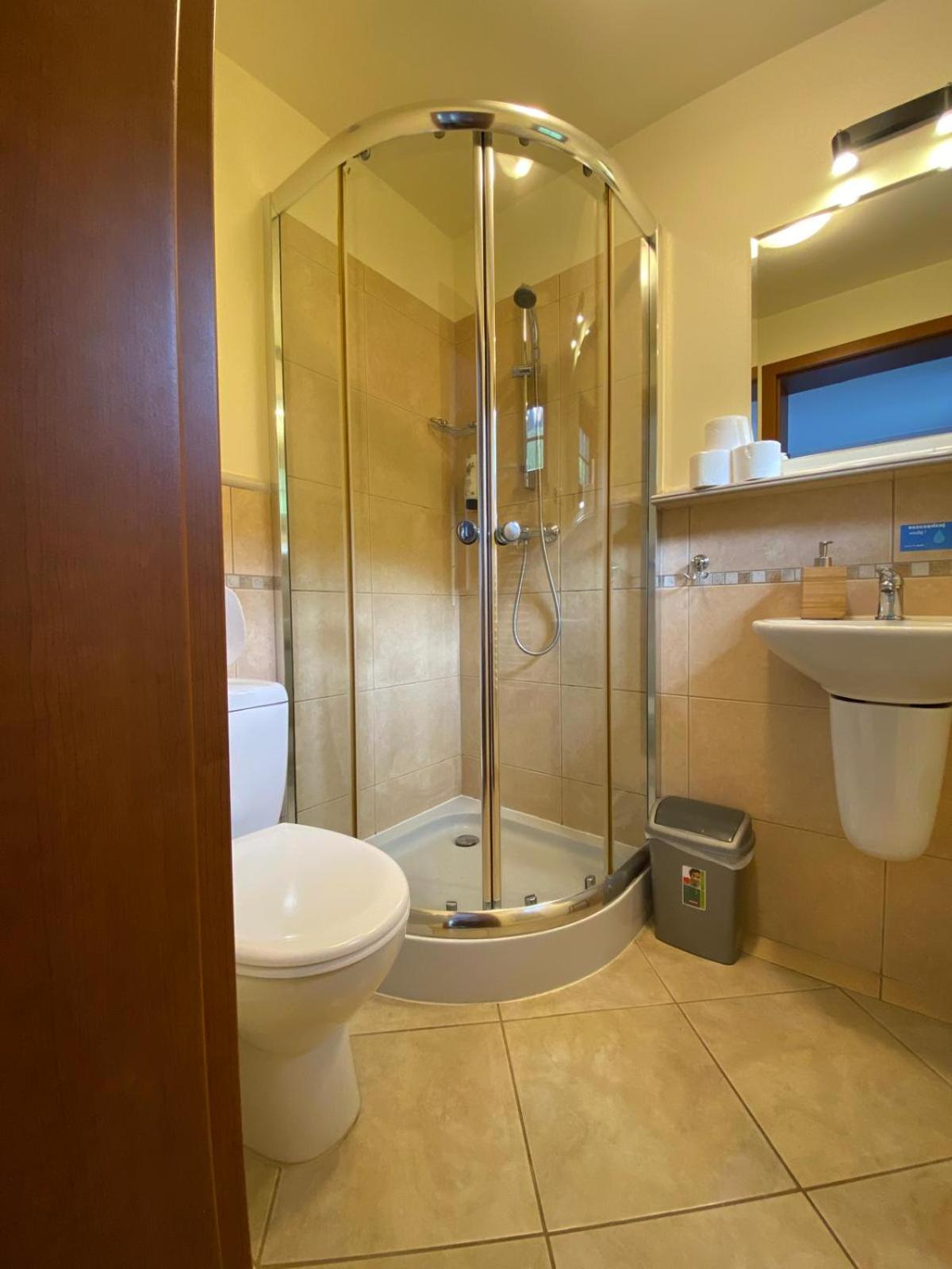 Triple Room with Private Bathroom - Photo 4