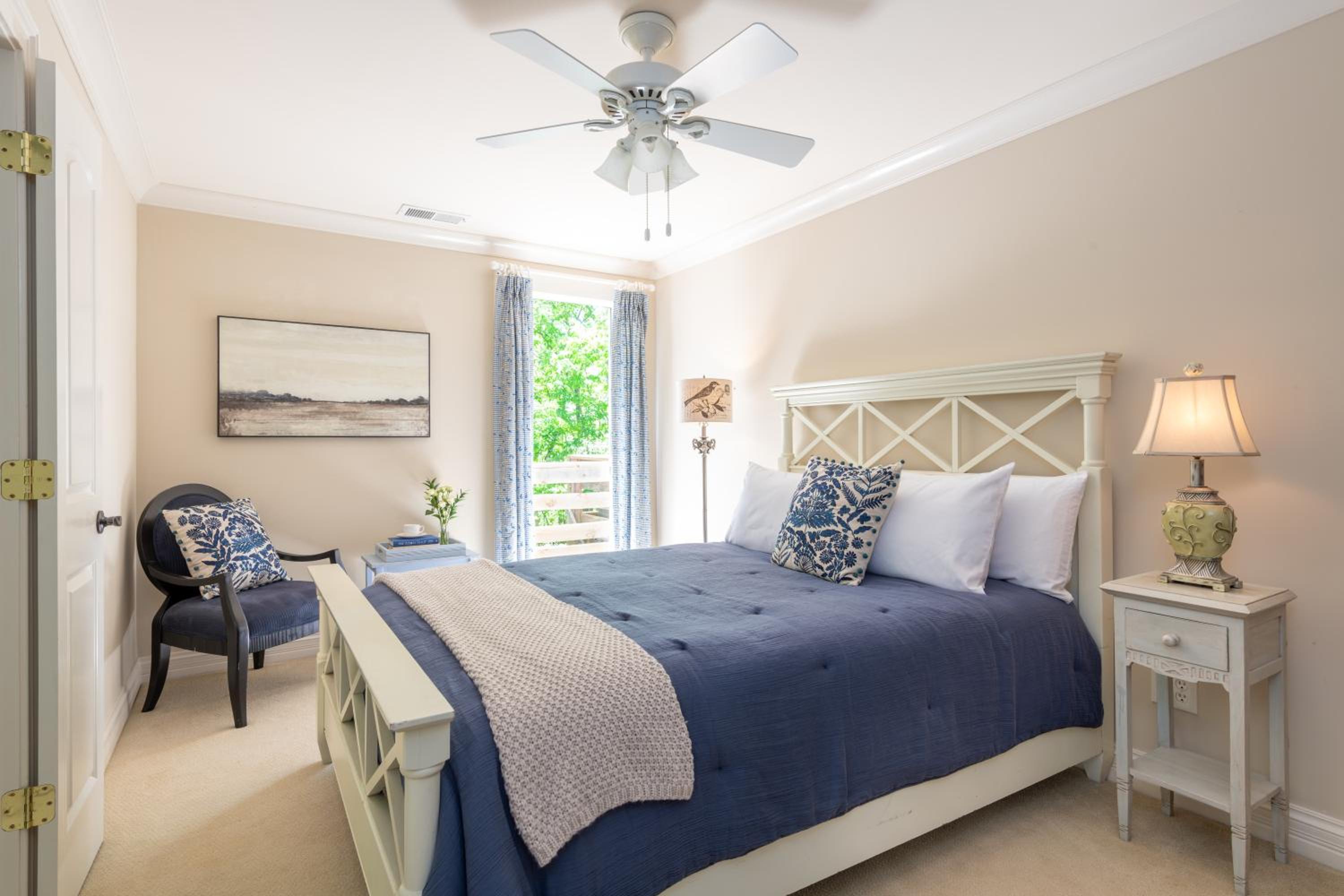 Queen Room with Balcony photo 1