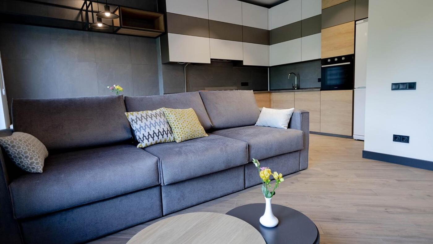 One-Bedroom Apartment with Balcony