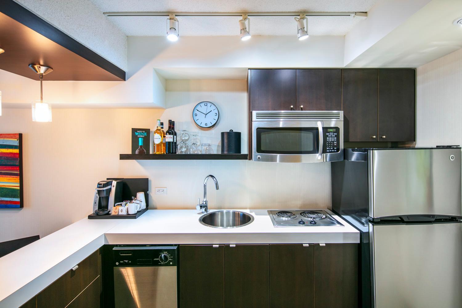 Superior One-Bedroom King Suite - Photo 3