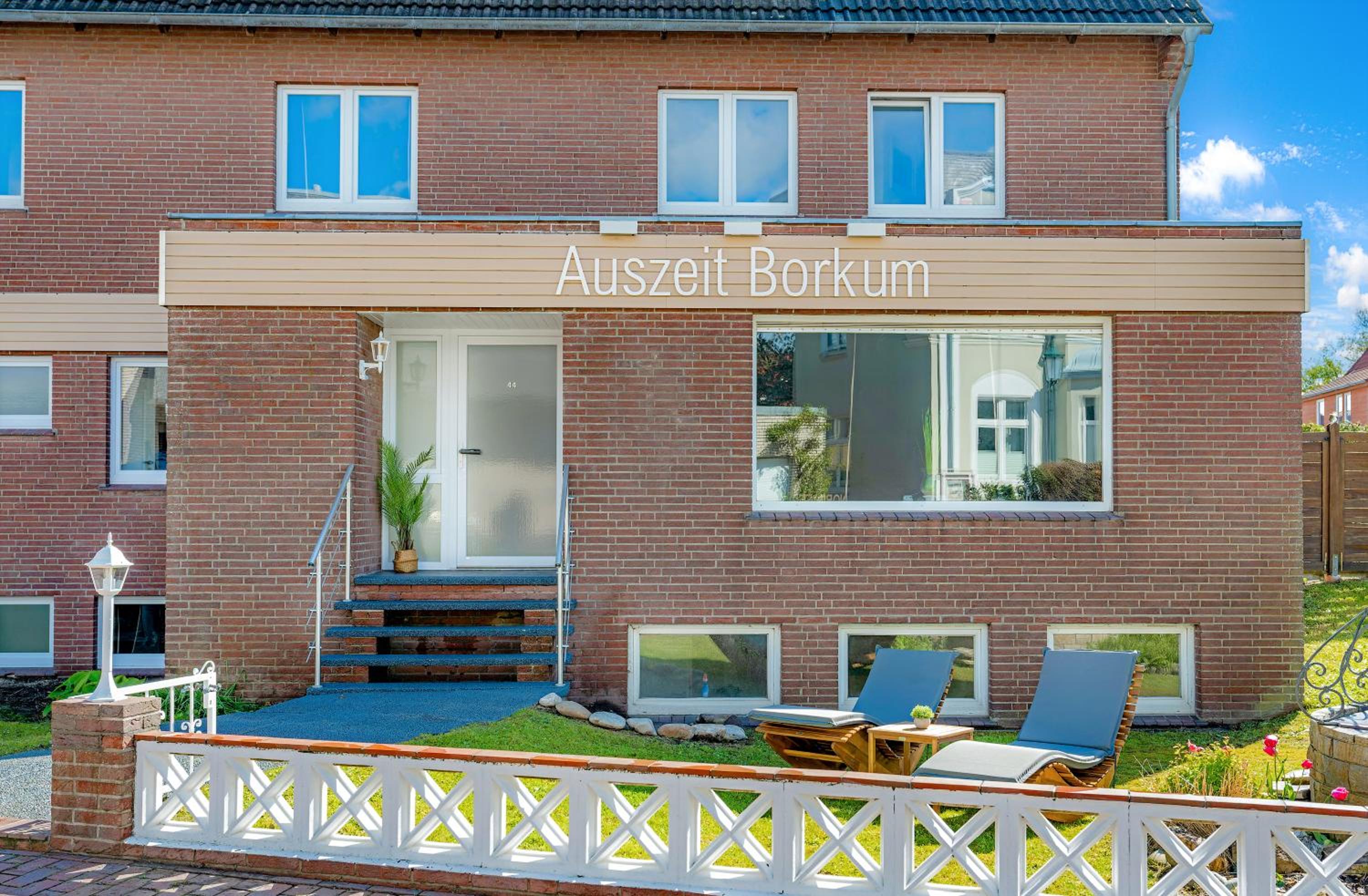 Apartment with Terrace photo 2
