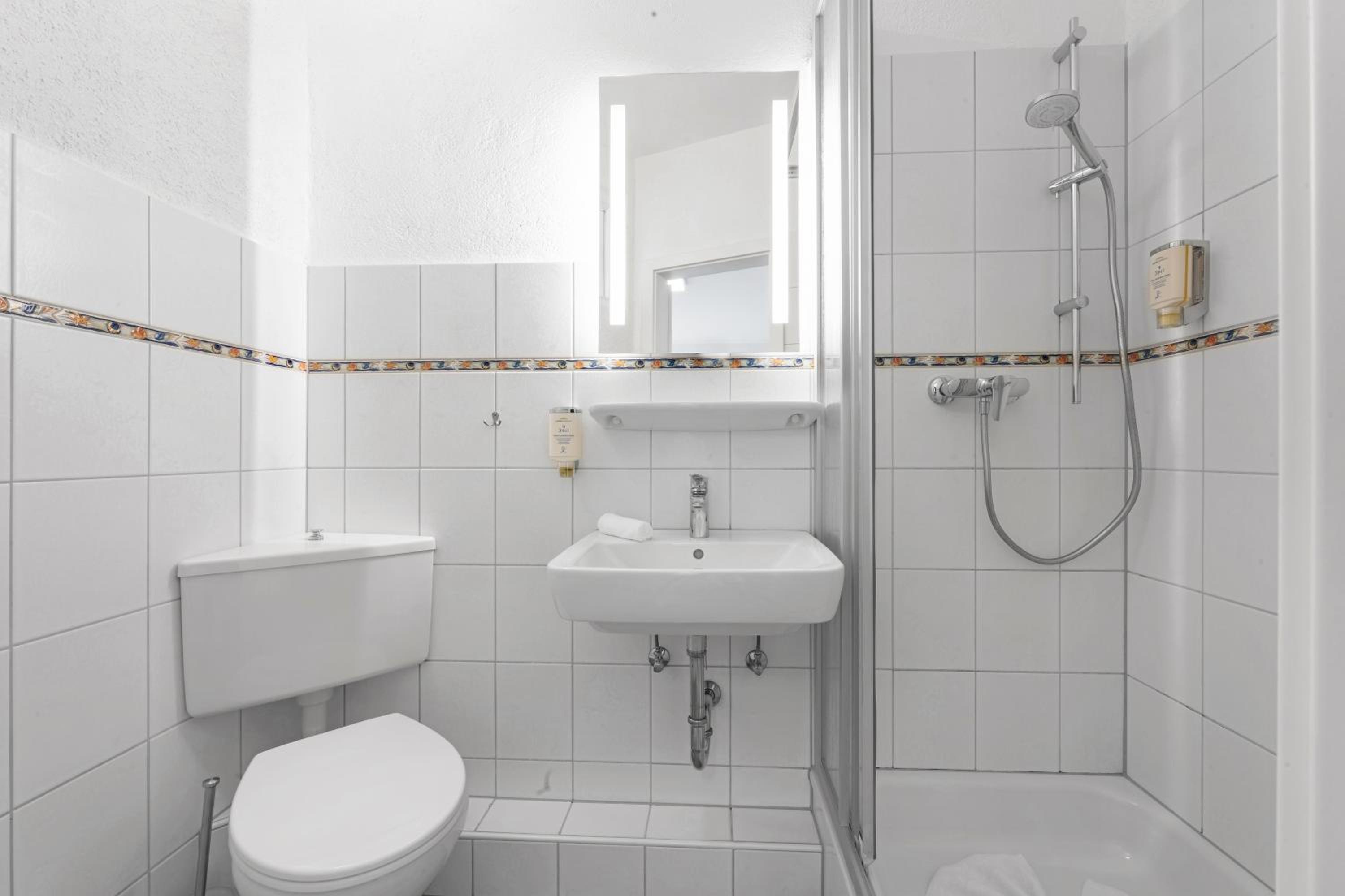 Double Room with Private Bathroom photo 3
