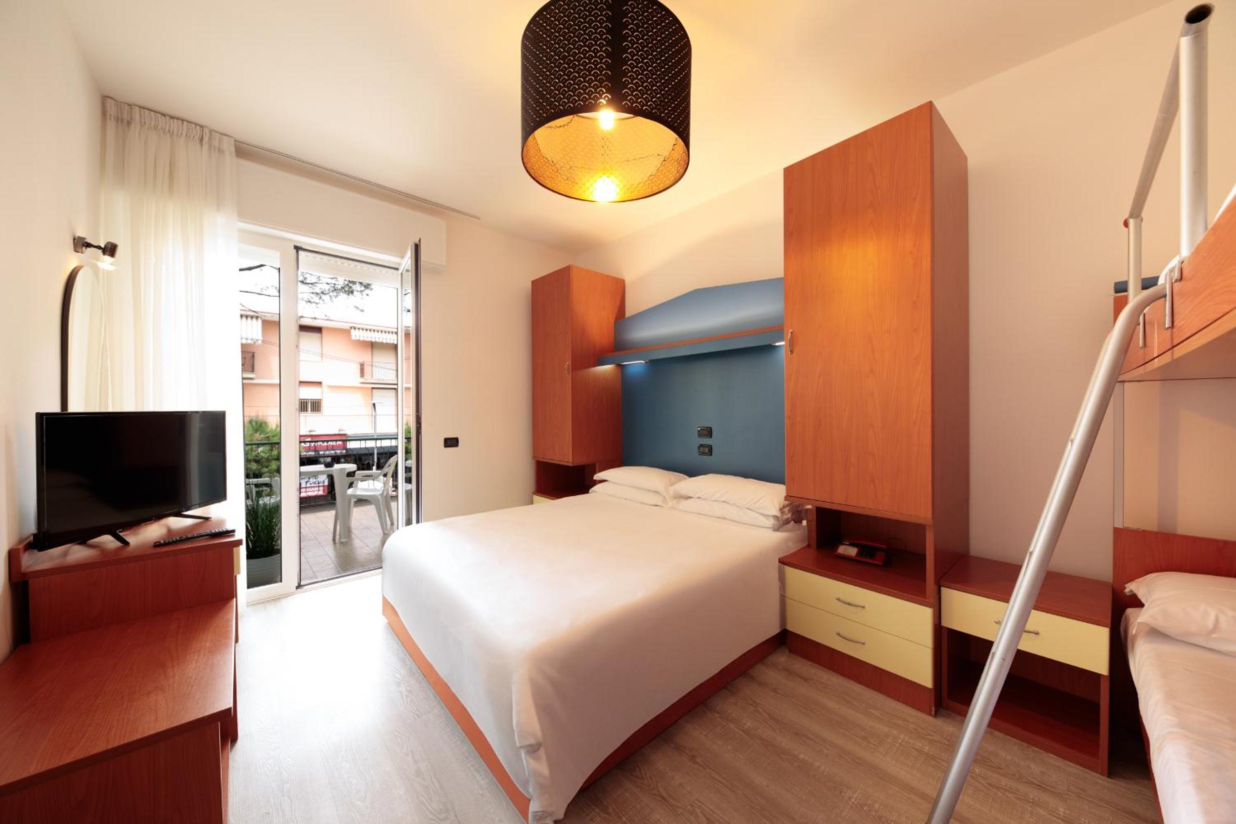 Double or Twin Room with Side Sea View