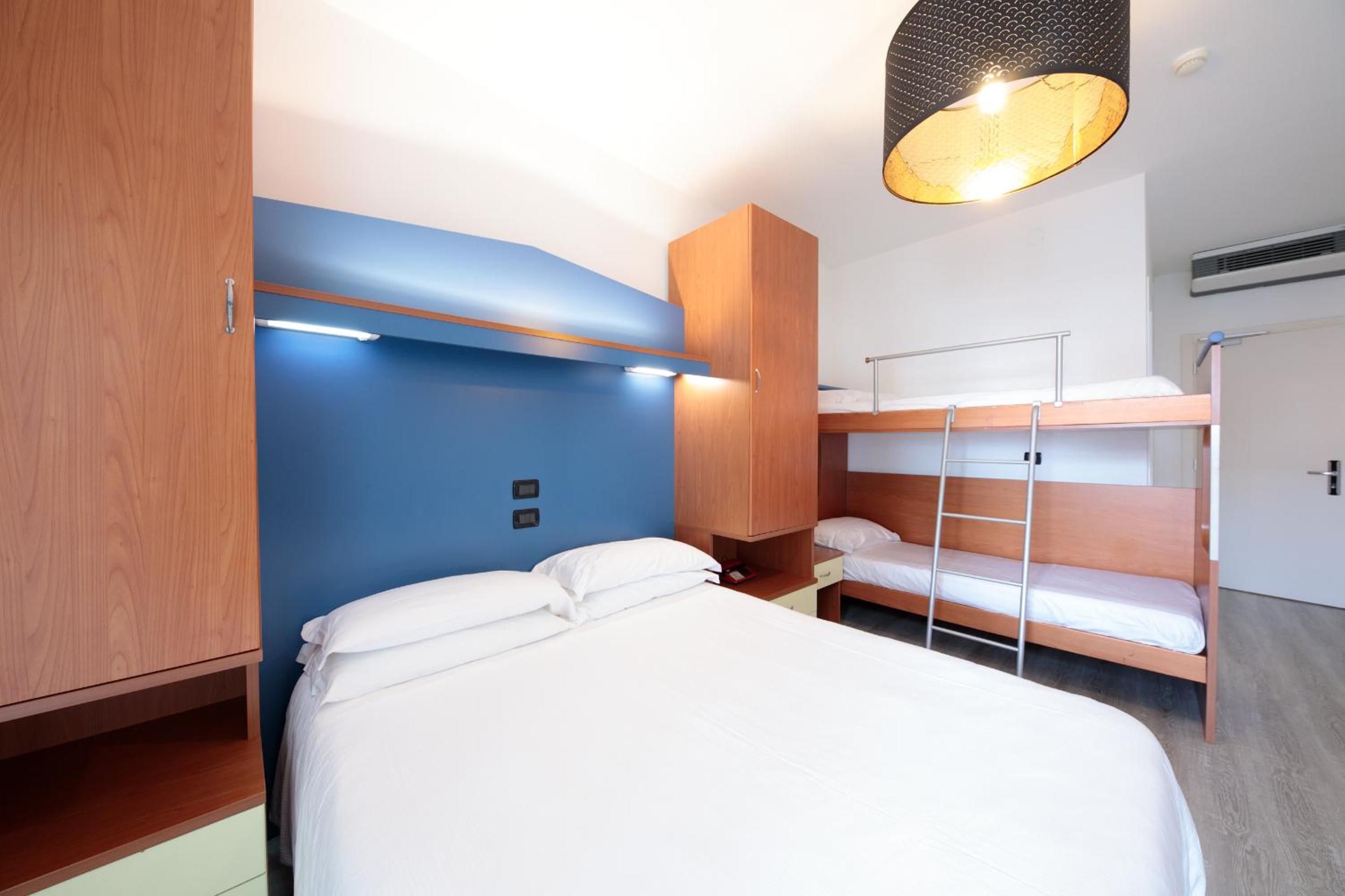 Double or Twin Room with Terrace