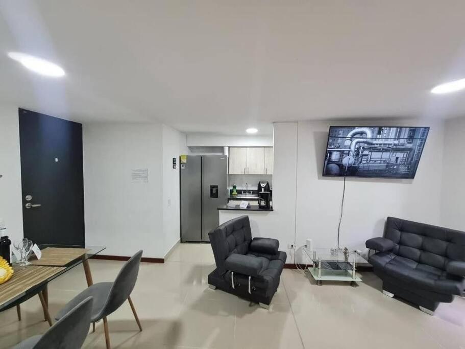Three-Bedroom Apartment photo 2