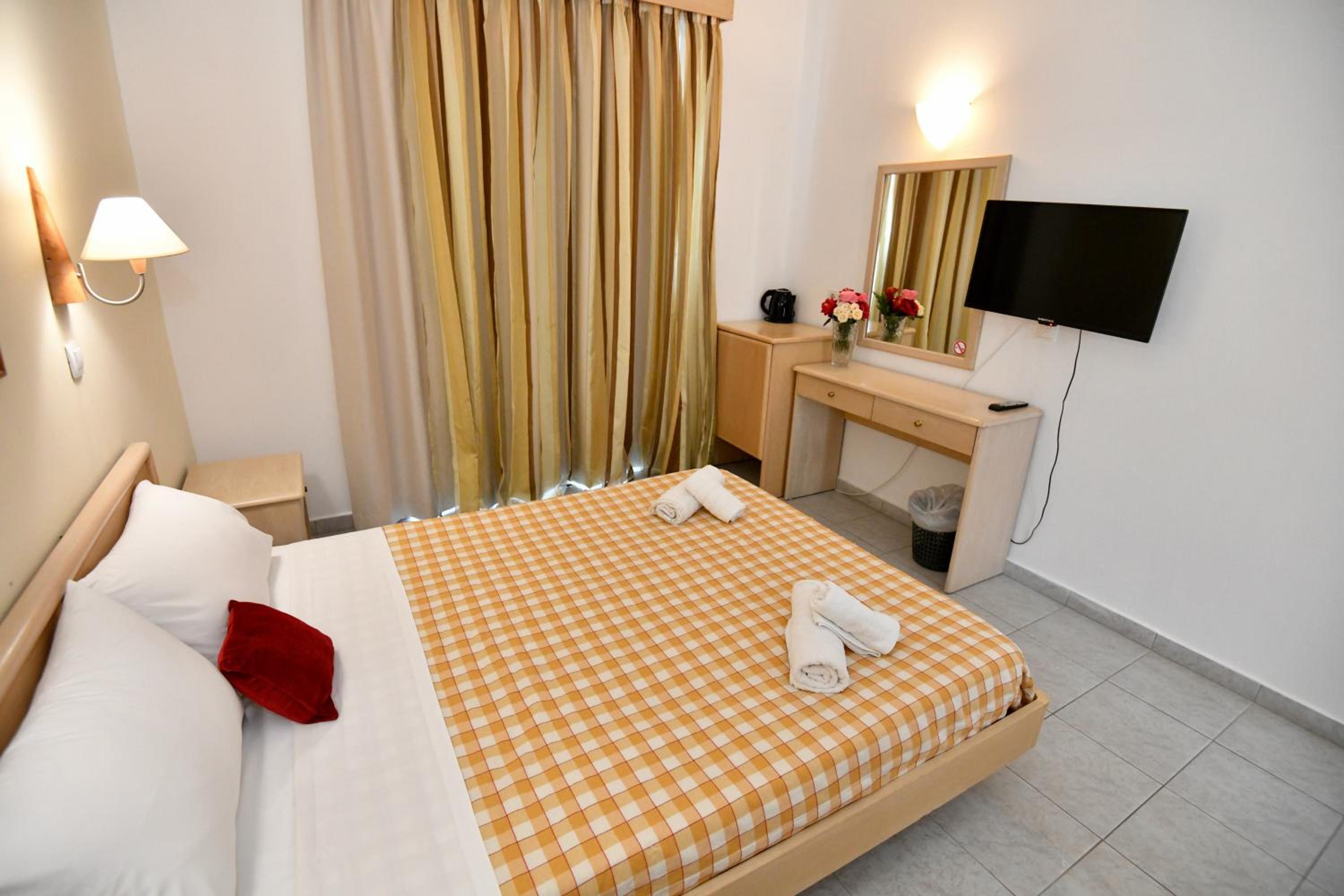 Double or Twin Room with Garden View photo 1