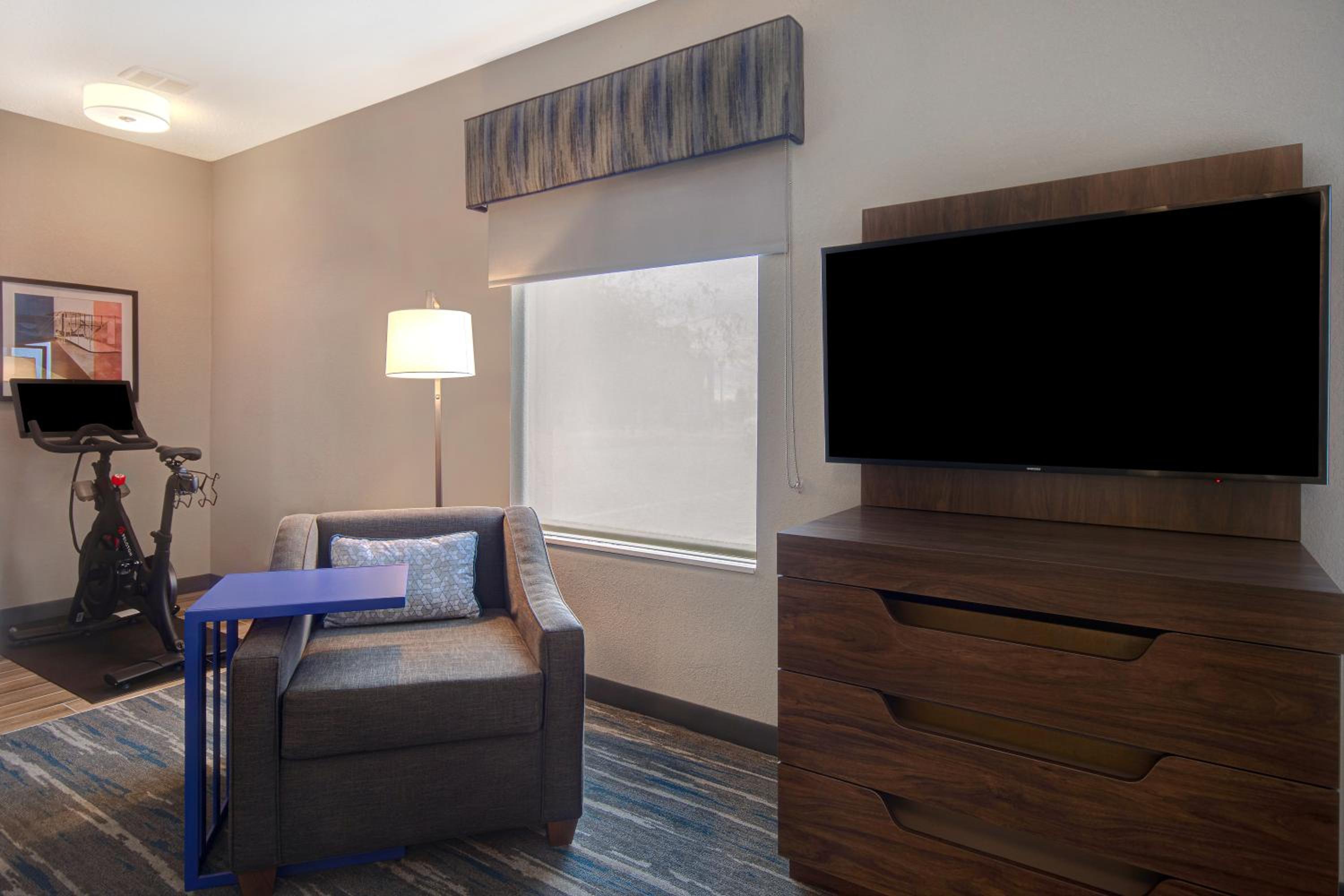 Fitness King Room - Non-Smoking - Photo 1