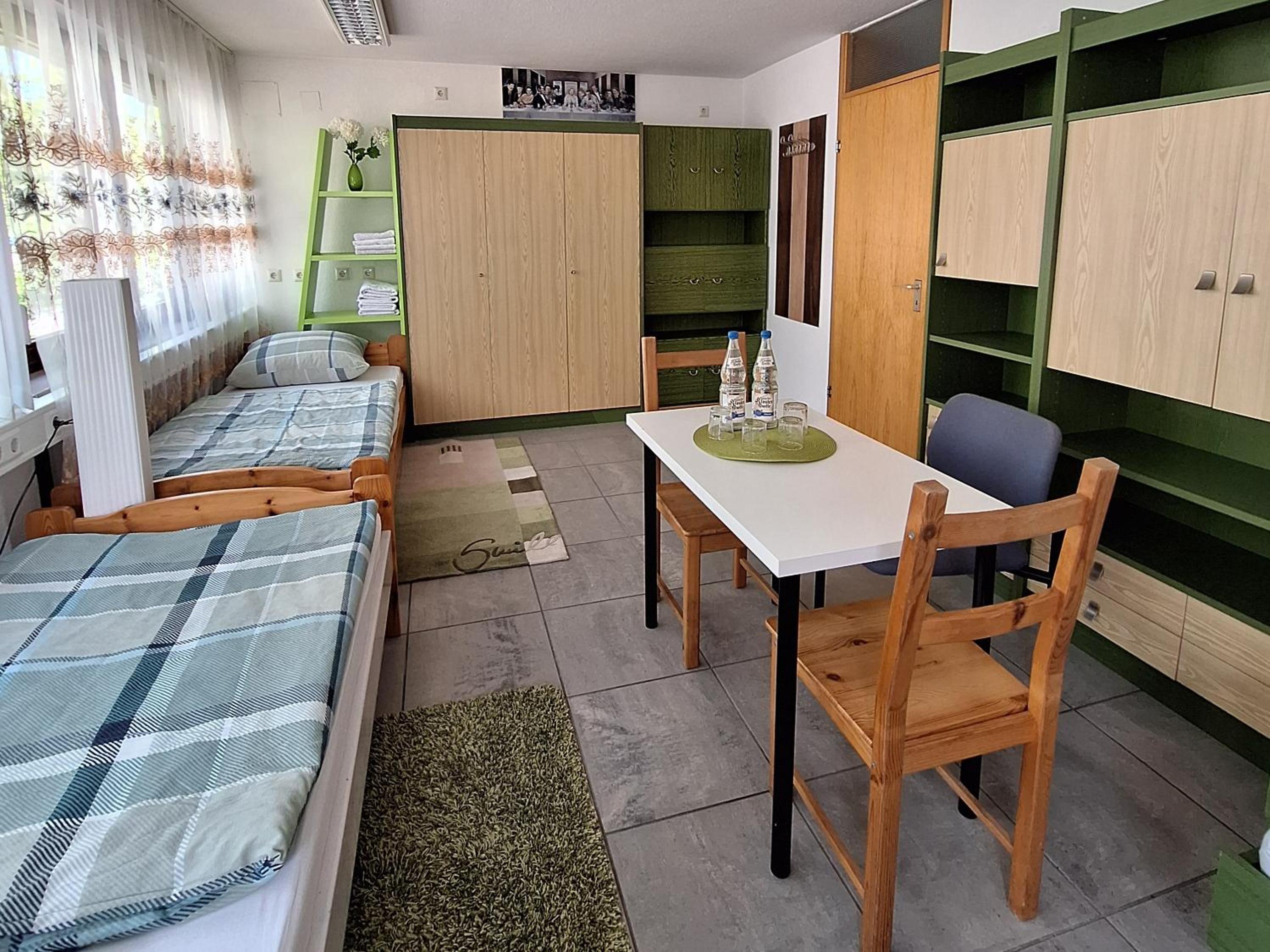 Quadruple Room with Shared Bathroom photo 2